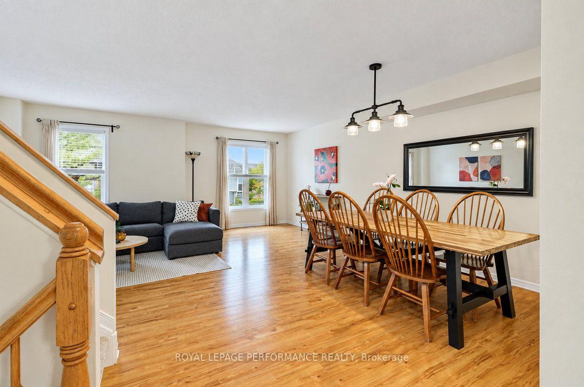Photo 12 of 141 Arcola Private, Ottawa, Overbrook/Castle Heights — HOMEH