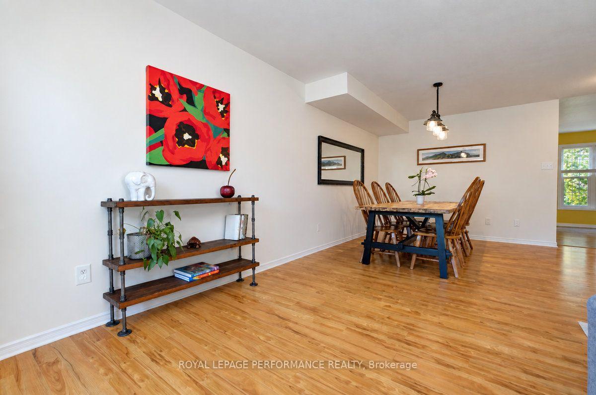 Photo 14 of 141 Arcola Private, Ottawa, Overbrook/Castle Heights — HOMEH