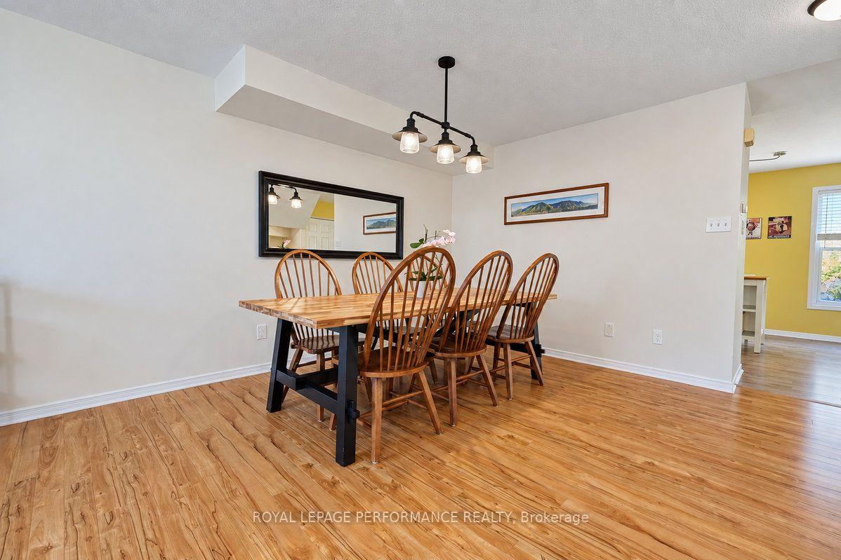 Photo 16 of 141 Arcola Private, Ottawa, Overbrook/Castle Heights — HOMEH