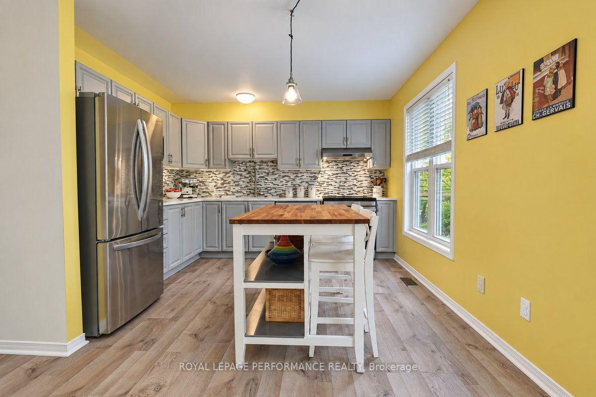 Photo 18 of 141 Arcola Private, Ottawa, Overbrook/Castle Heights — HOMEH
