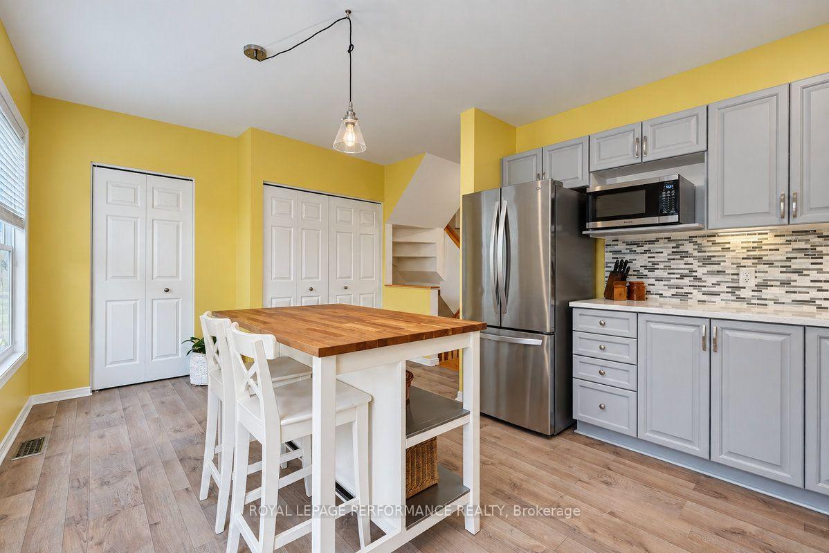 Photo 23 of 141 Arcola Private, Ottawa, Overbrook/Castle Heights — HOMEH
