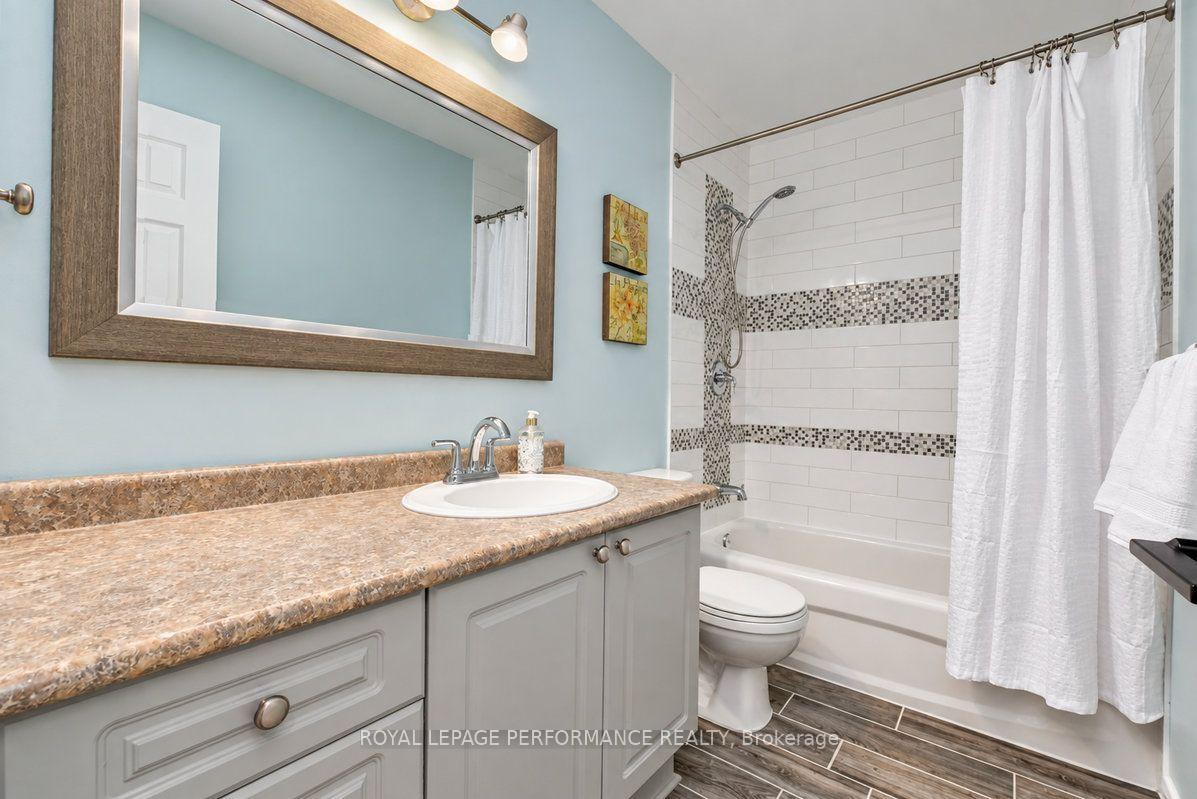 Photo 34 of 141 Arcola Private, Ottawa, Overbrook/Castle Heights — HOMEH