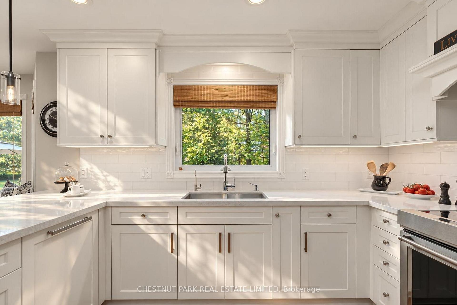 Photo 12 of 9 Mills Circle, Springwater, Midhurst — HOMEH
