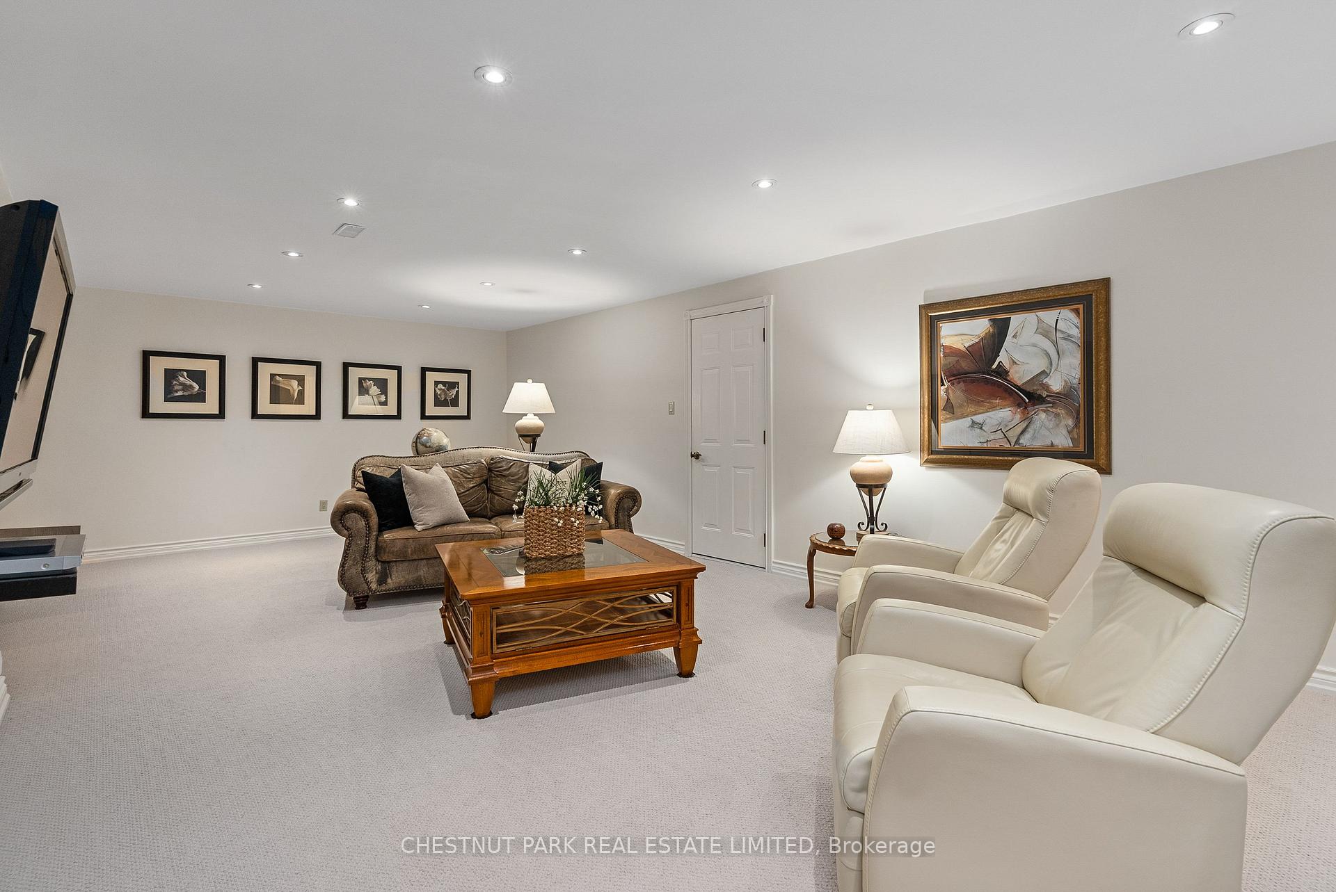 Photo 34 of 9 Mills Circle, Springwater, Midhurst — HOMEH