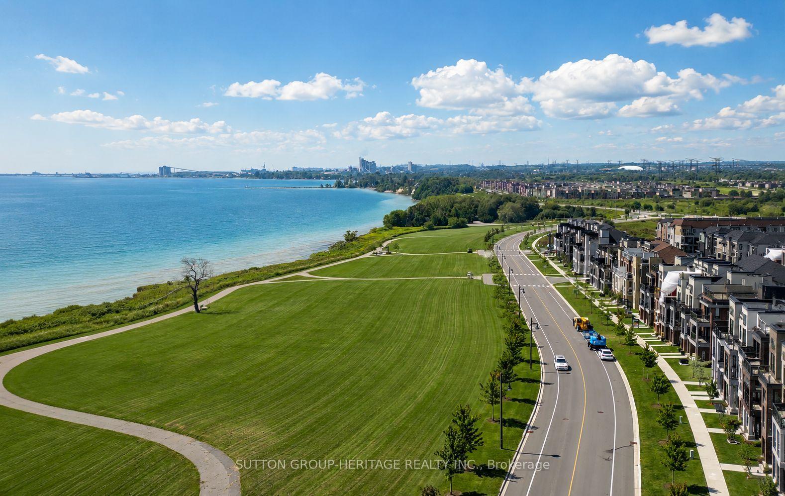 Photo 2 of 22 C Lookout Drive, Clarington, Bowmanville — HOMEH