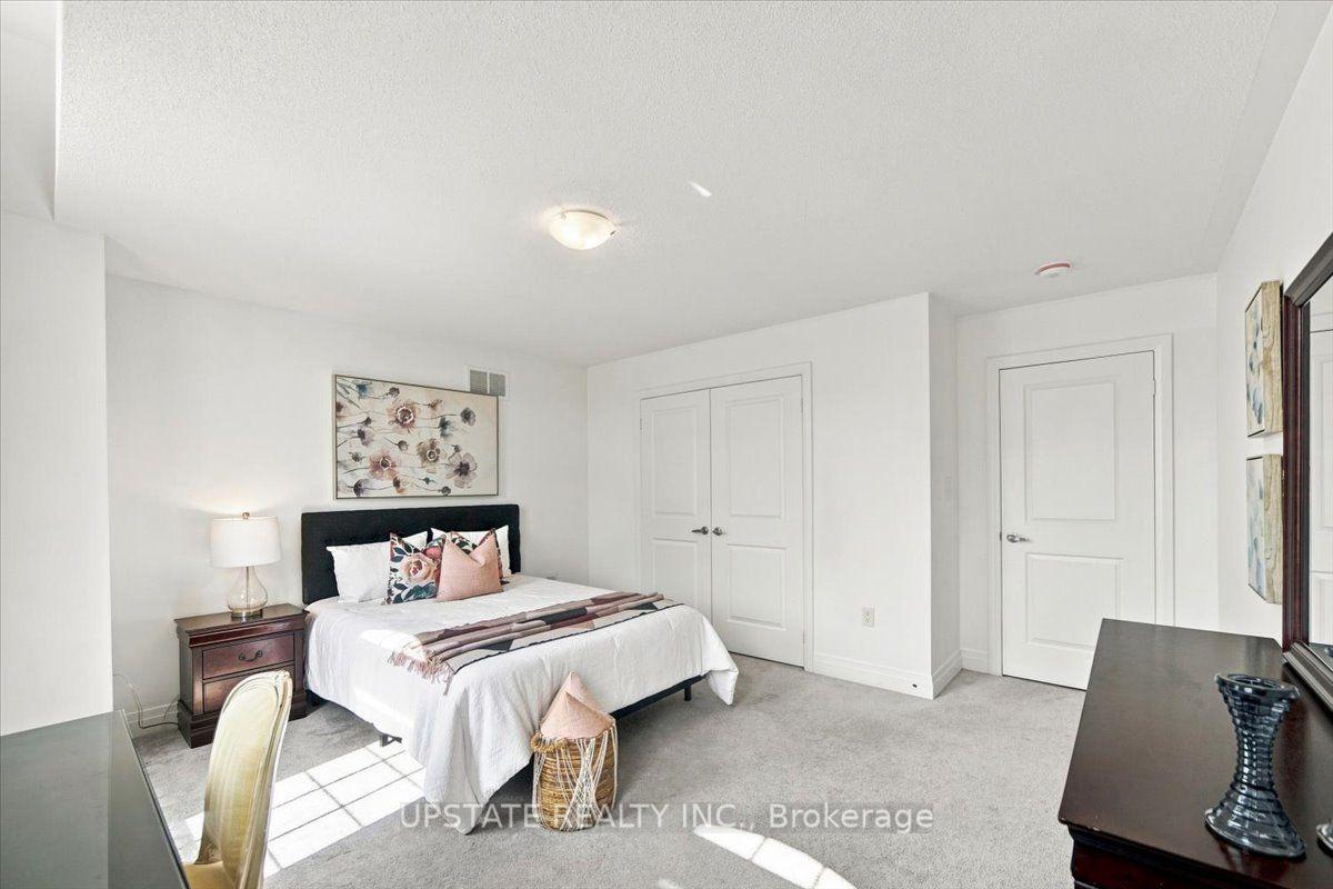 Photo 23 of 18 Blenheim Circle, Whitby, Rural Whitby — HOMEH