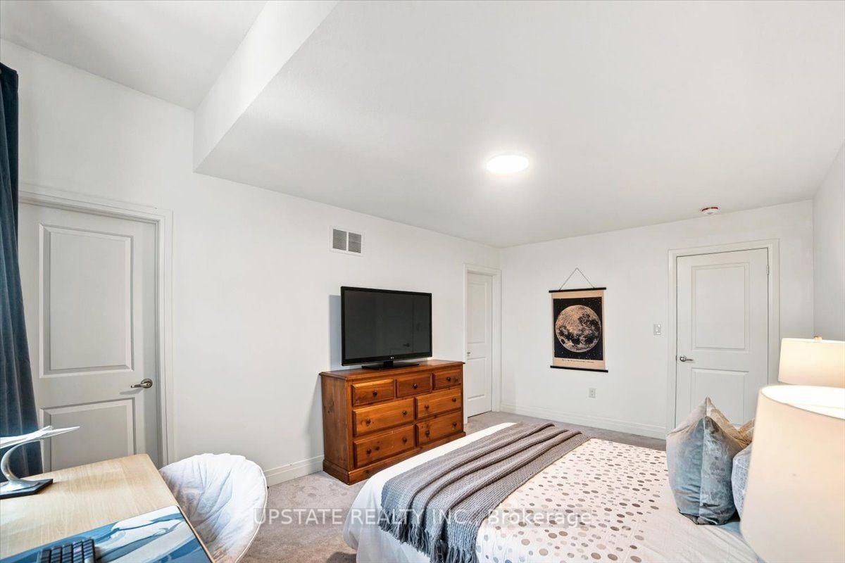 Photo 26 of 18 Blenheim Circle, Whitby, Rural Whitby — HOMEH