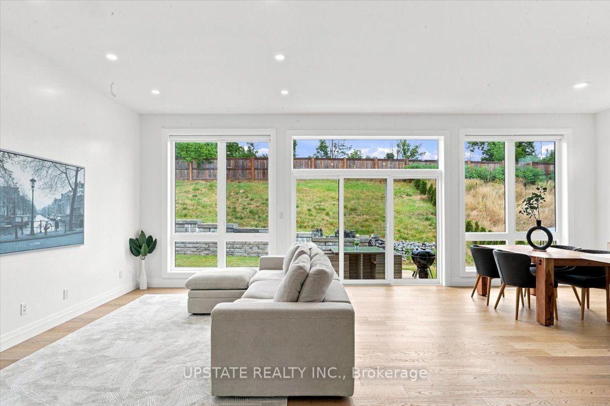 Photo 36 of 18 Blenheim Circle, Whitby, Rural Whitby — HOMEH