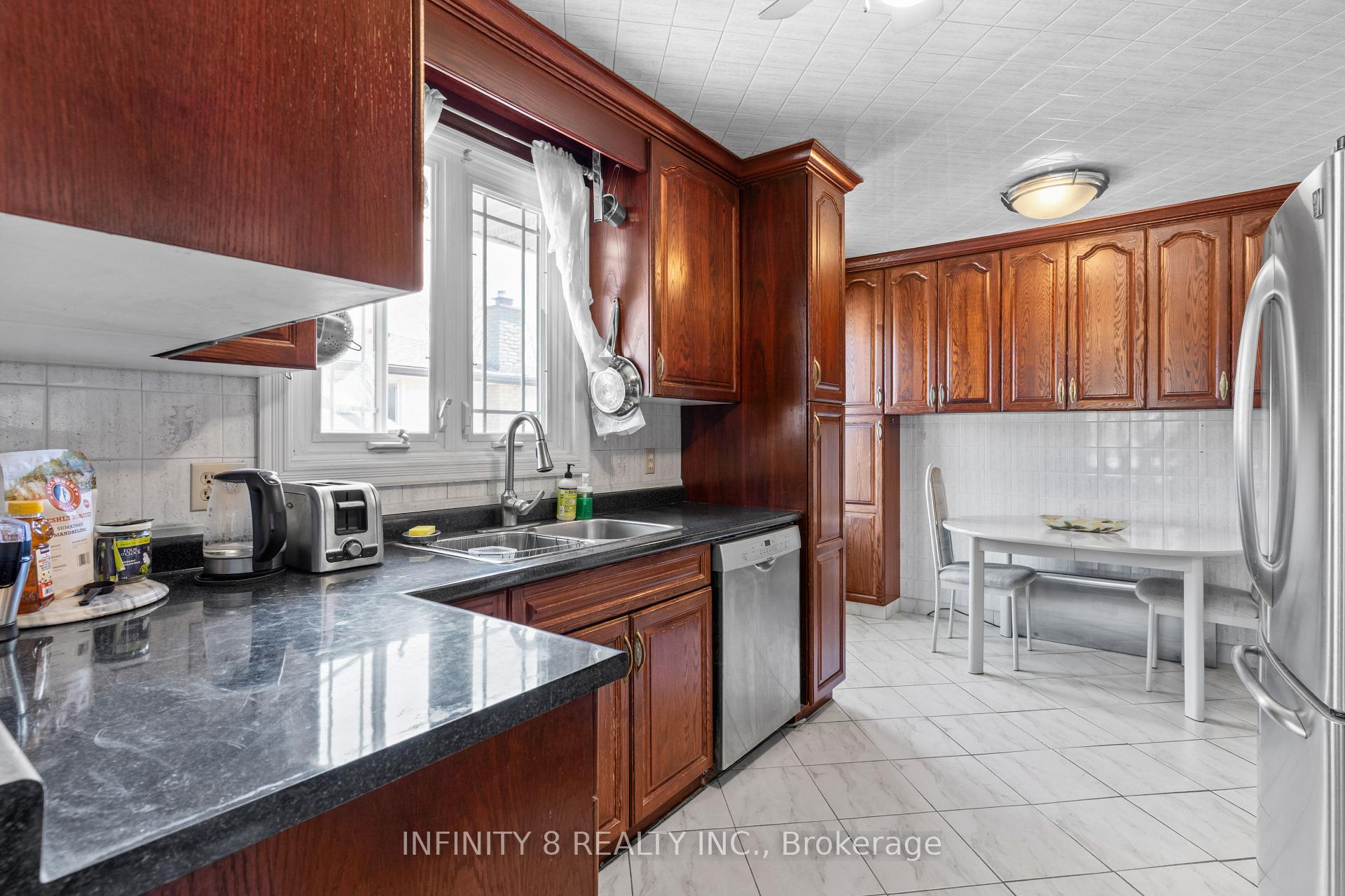 Photo 6 of 6918 Casey Street, Niagara Falls, Casey — HOMEH