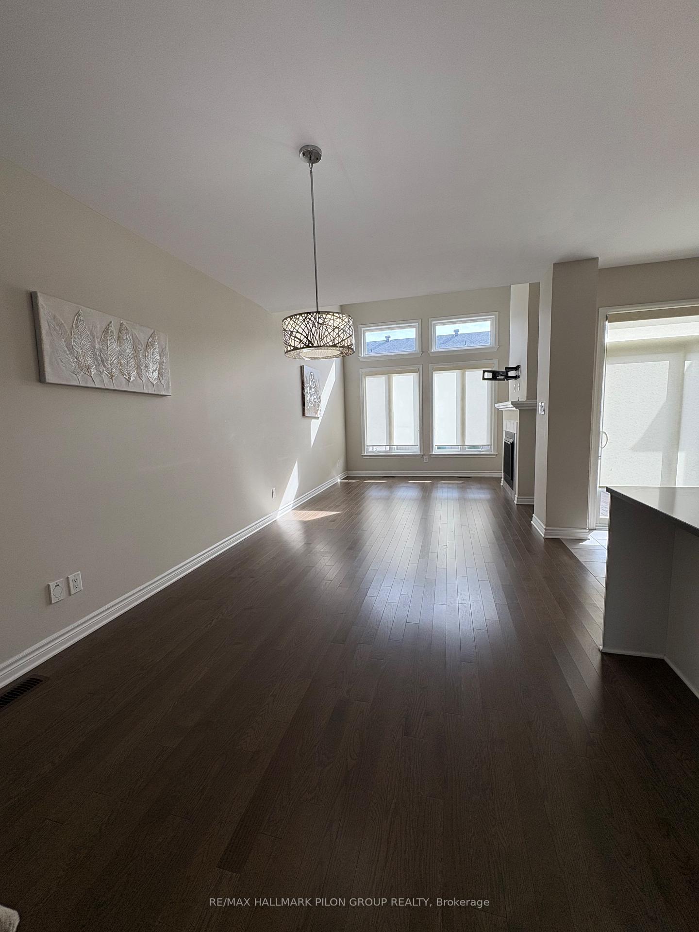 Photo 7 of 324 Rainrock Crescent, Ottawa, Mer Bleue/Bradley Estates/Anderson Park — HOMEH