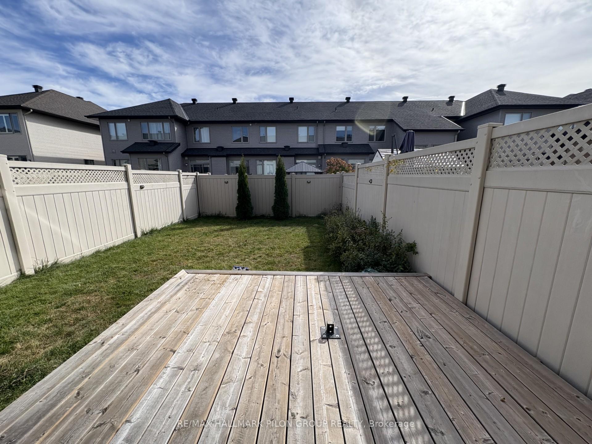 Photo 18 of 324 Rainrock Crescent, Ottawa, Mer Bleue/Bradley Estates/Anderson Park — HOMEH