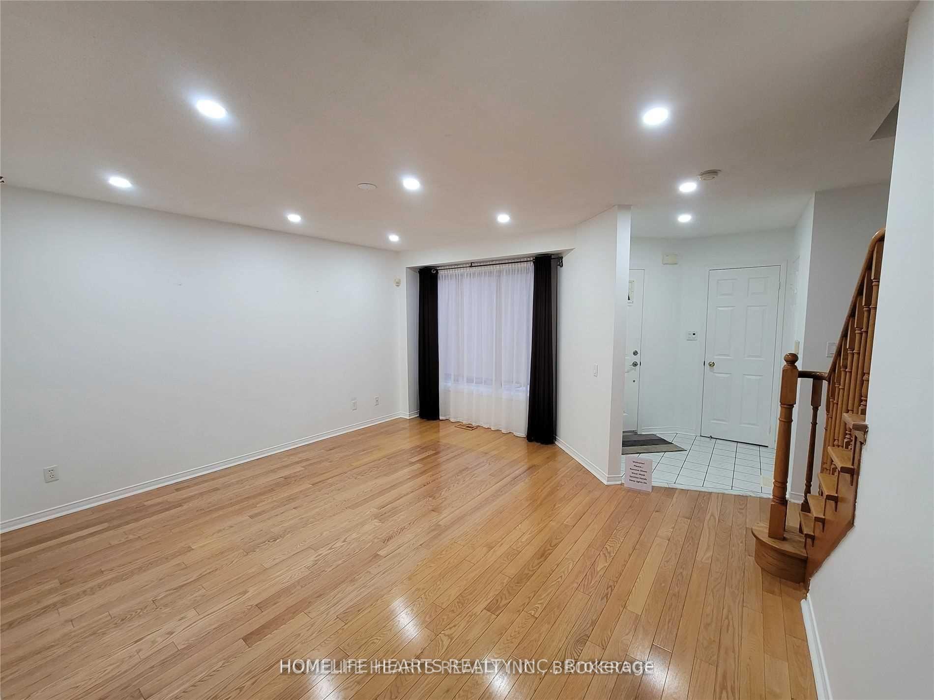 Photo 3 of 6519 Sapling Trail, Mississauga, Lisgar — HOMEH