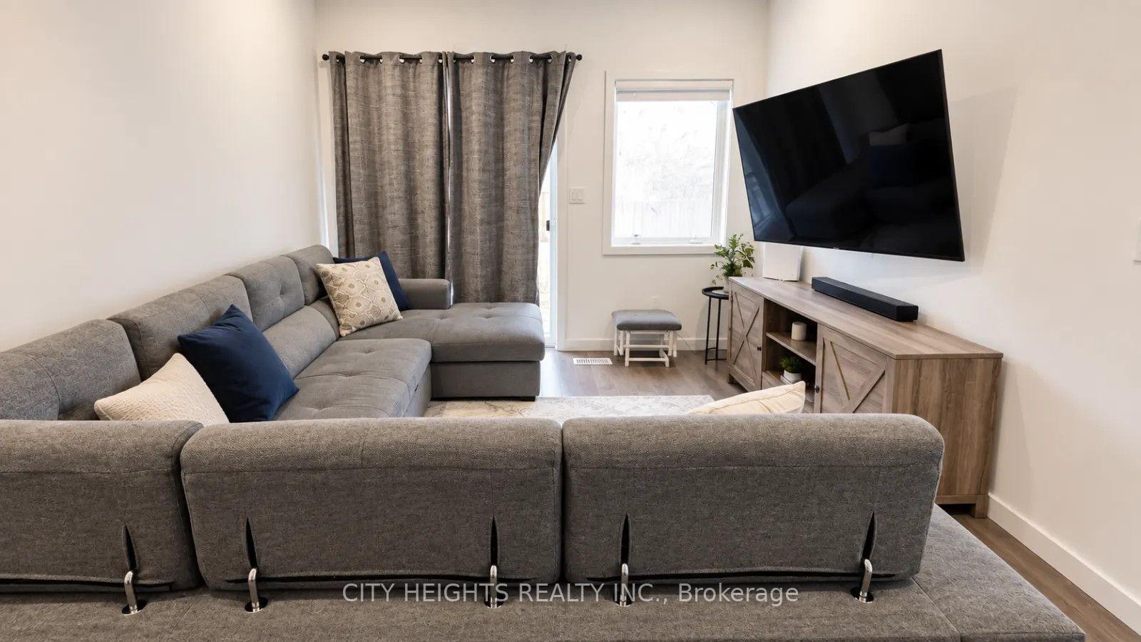 Photo of Unit #1, 370 Alberta Street