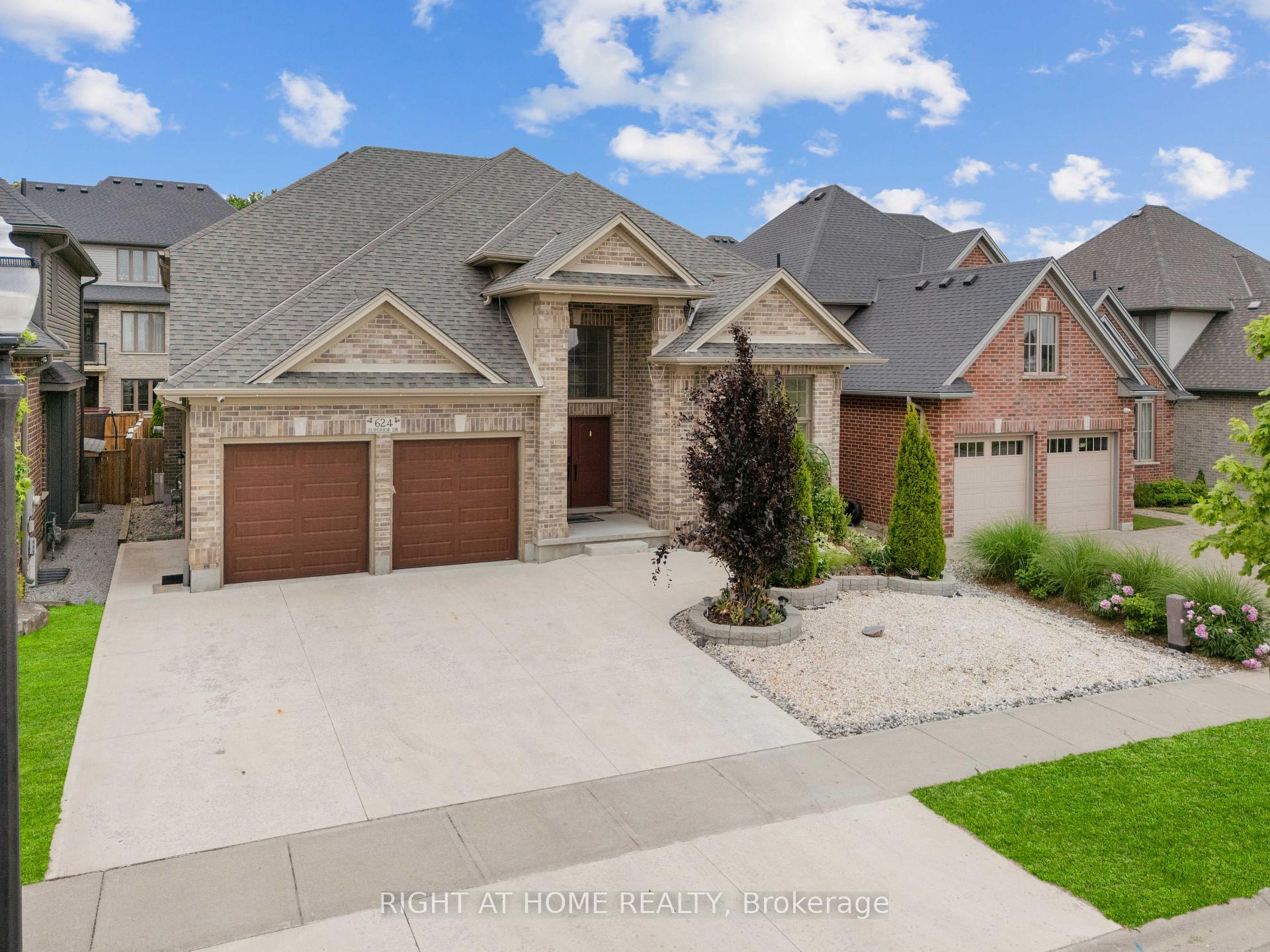 Photo 2 of 624 Superior Drive, London, North B — HOMEH