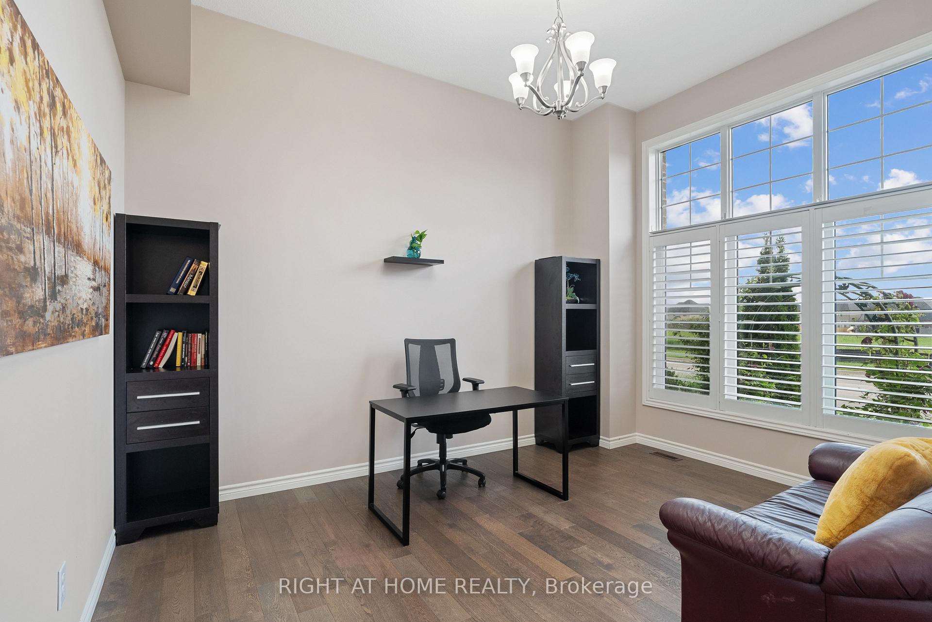 Photo 14 of 624 Superior Drive, London, North B — HOMEH
