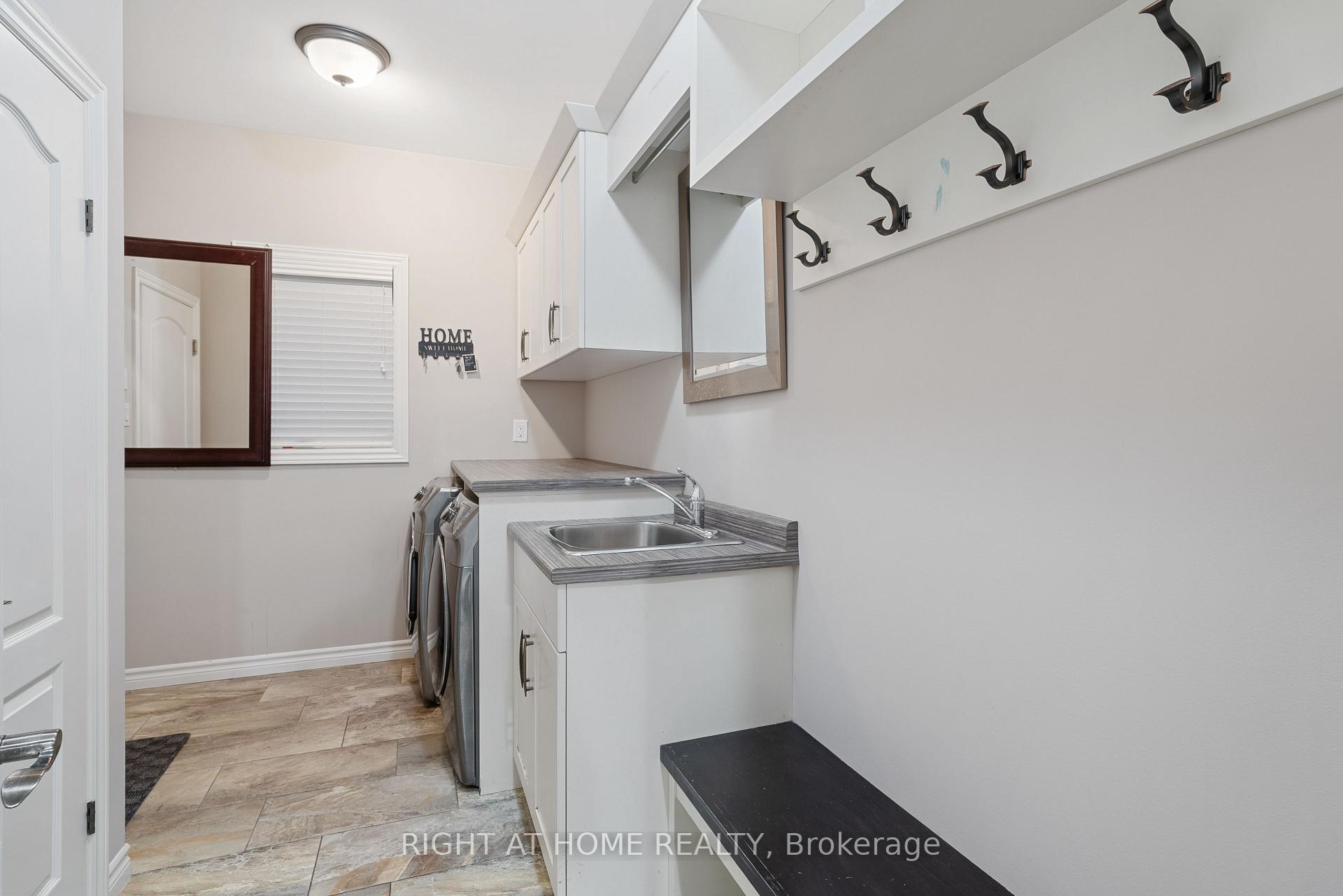 Photo 17 of 624 Superior Drive, London, North B — HOMEH