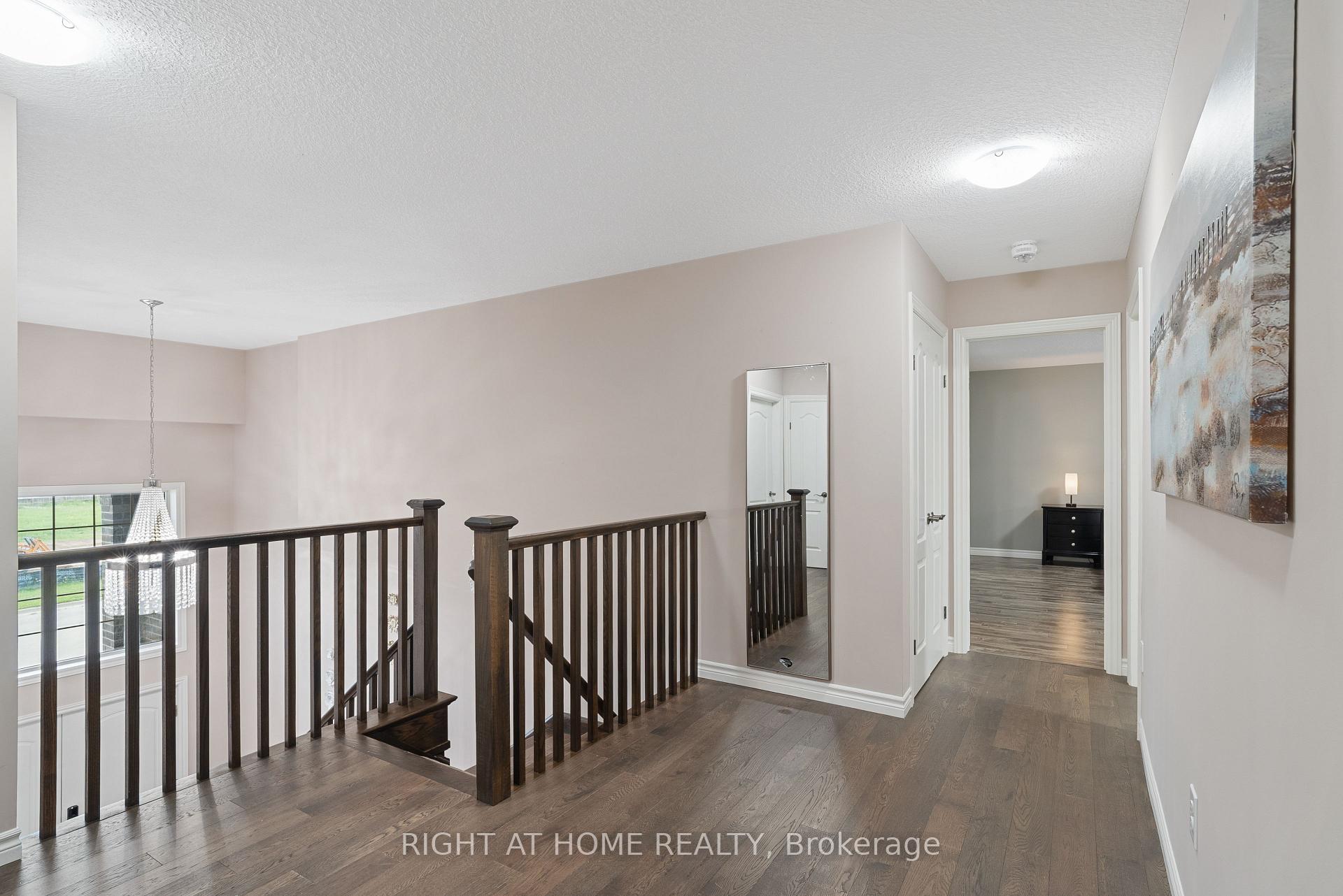 Photo 19 of 624 Superior Drive, London, North B — HOMEH