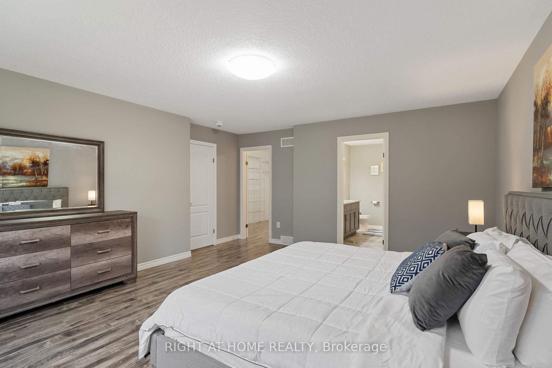 Photo 22 of 624 Superior Drive, London, North B — HOMEH
