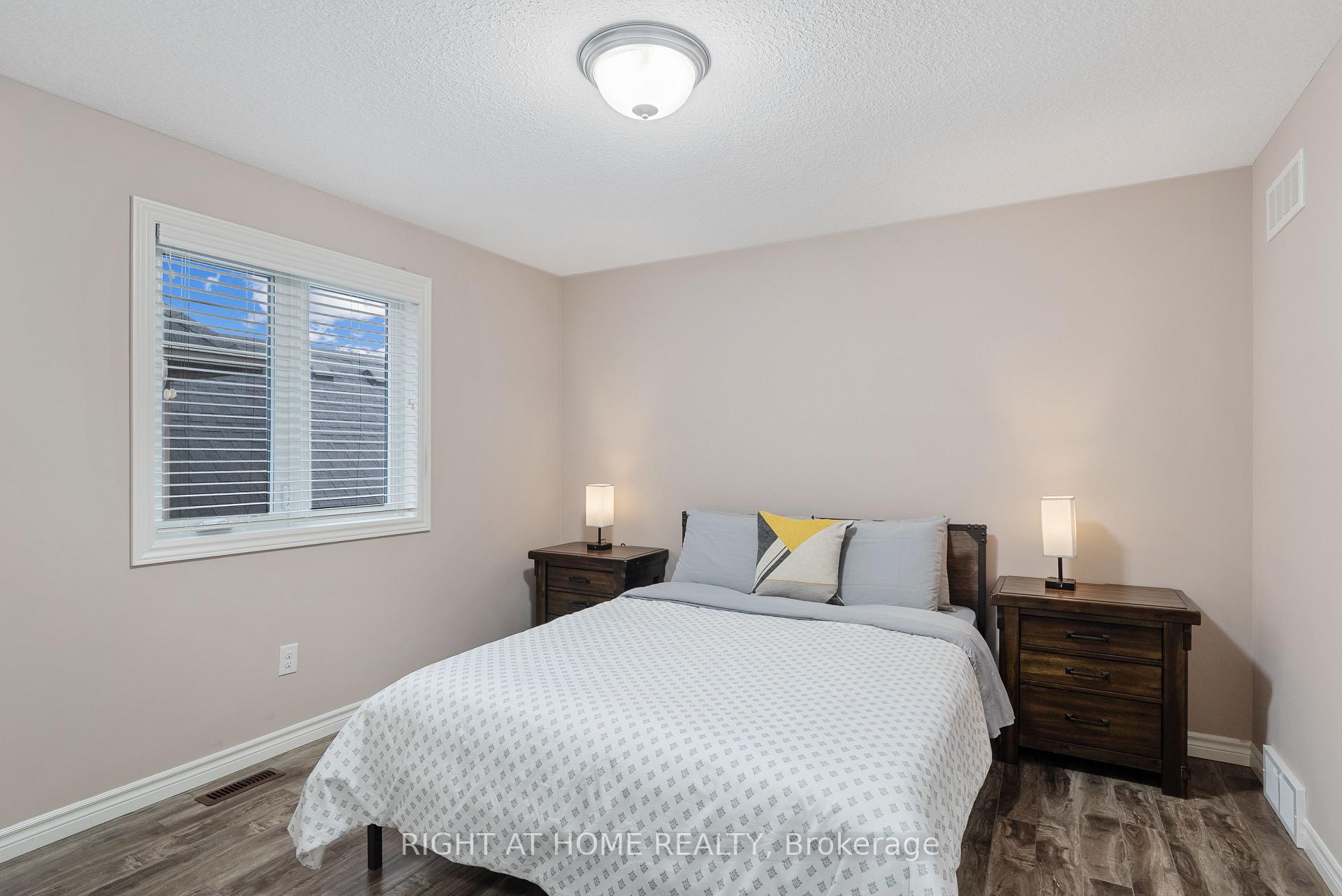 Photo 27 of 624 Superior Drive, London, North B — HOMEH
