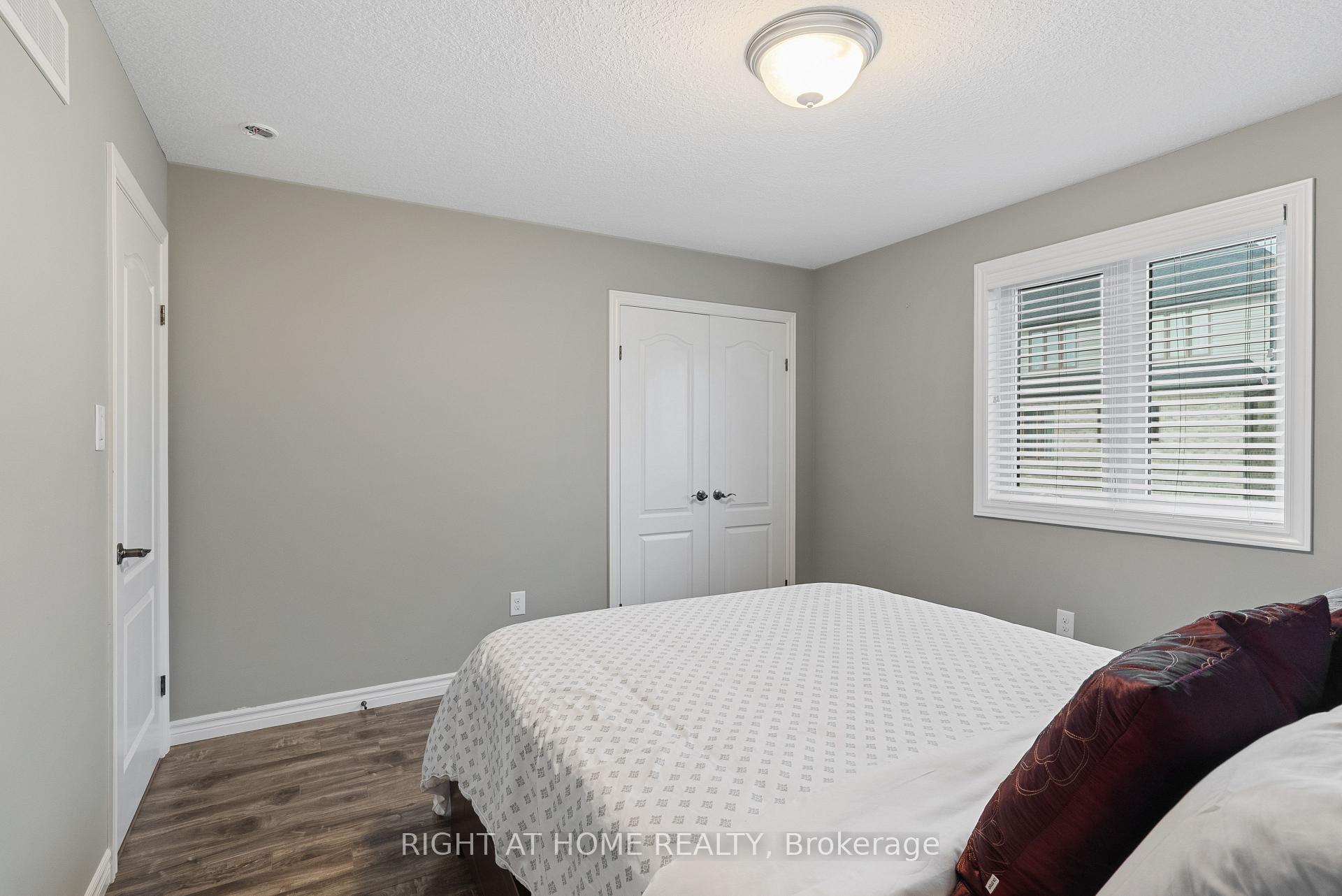 Photo 33 of 624 Superior Drive, London, North B — HOMEH