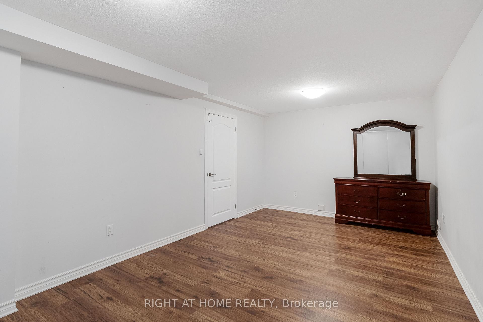 Photo 39 of 624 Superior Drive, London, North B — HOMEH