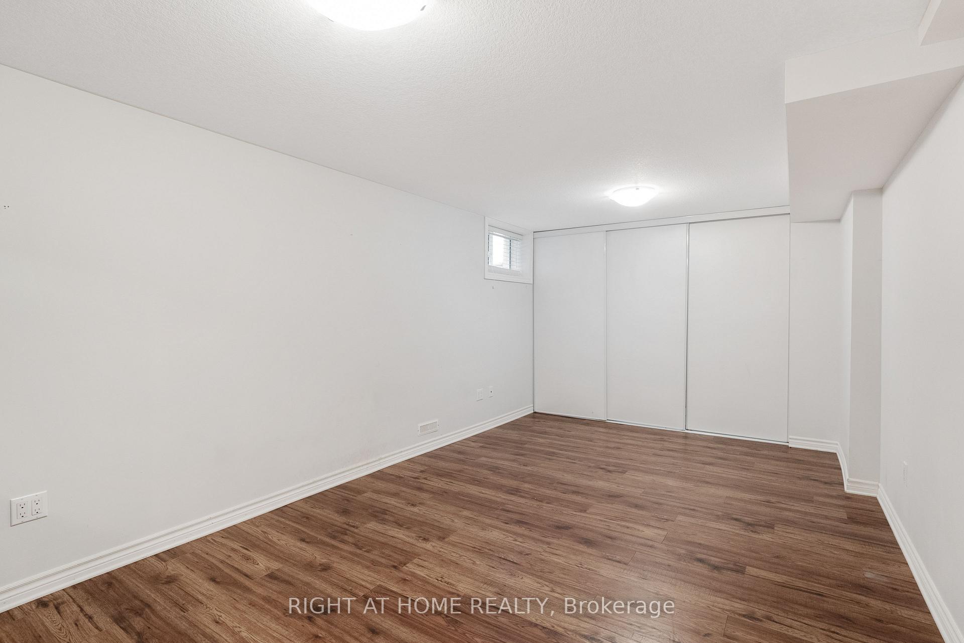 Photo 40 of 624 Superior Drive, London, North B — HOMEH