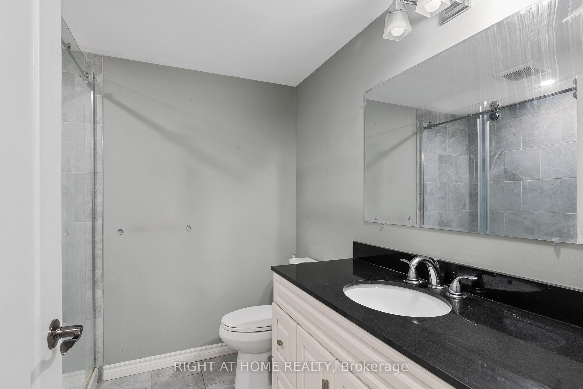Photo 43 of 624 Superior Drive, London, North B — HOMEH