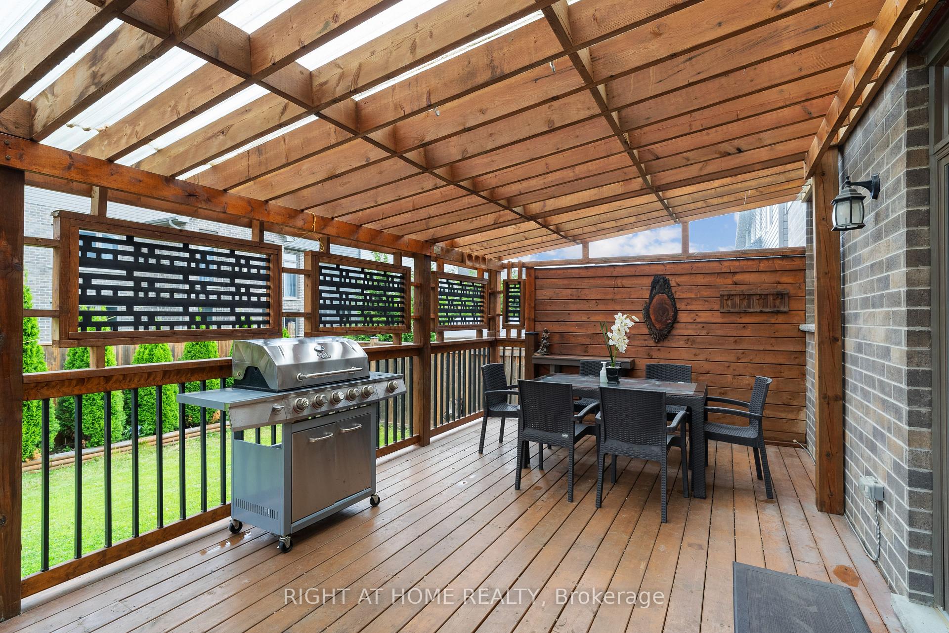 Photo 45 of 624 Superior Drive, London, North B — HOMEH