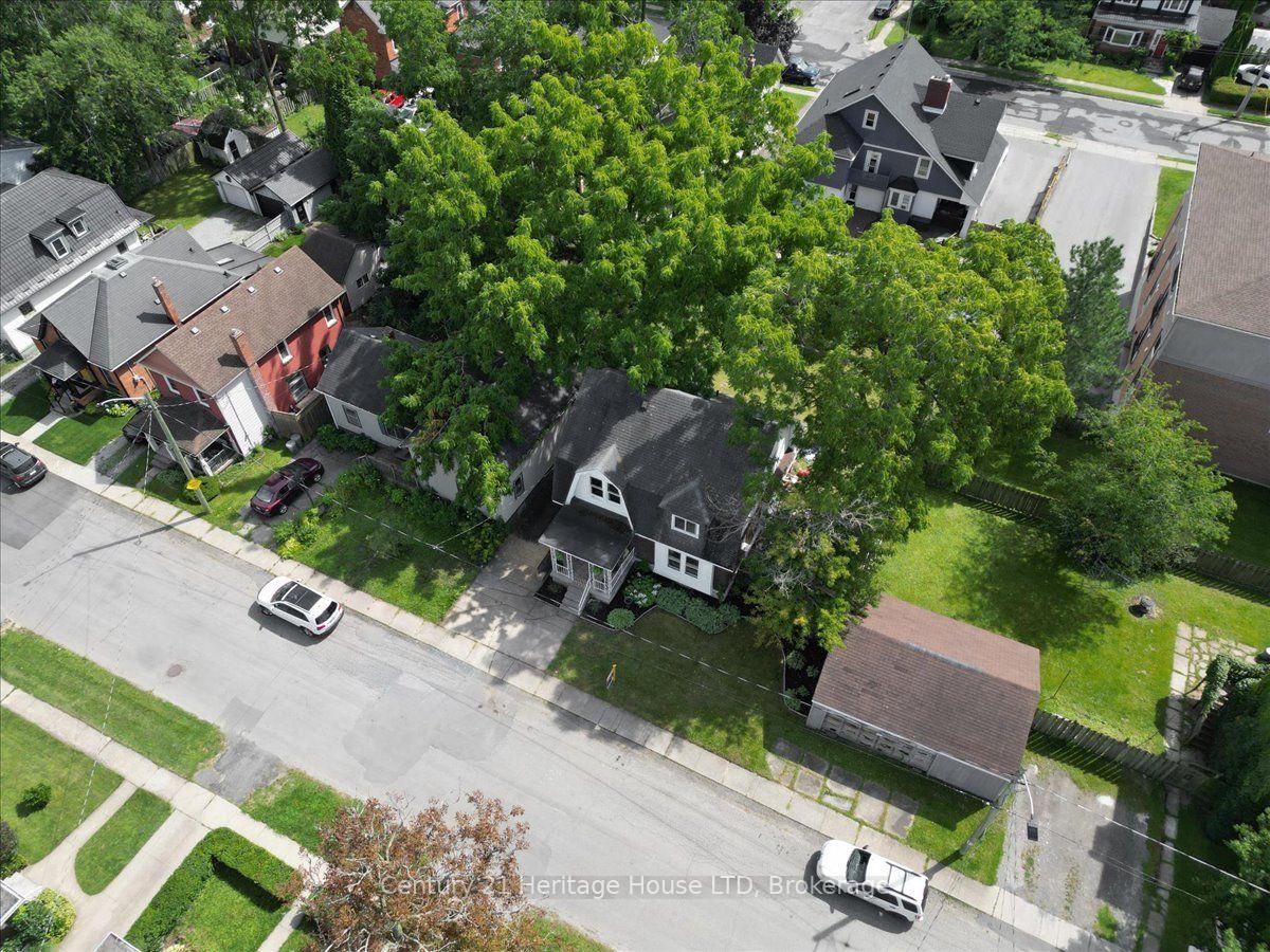 Photo 2 of 17 Elizabeth Street E, Welland, Prince Charles — HOMEH