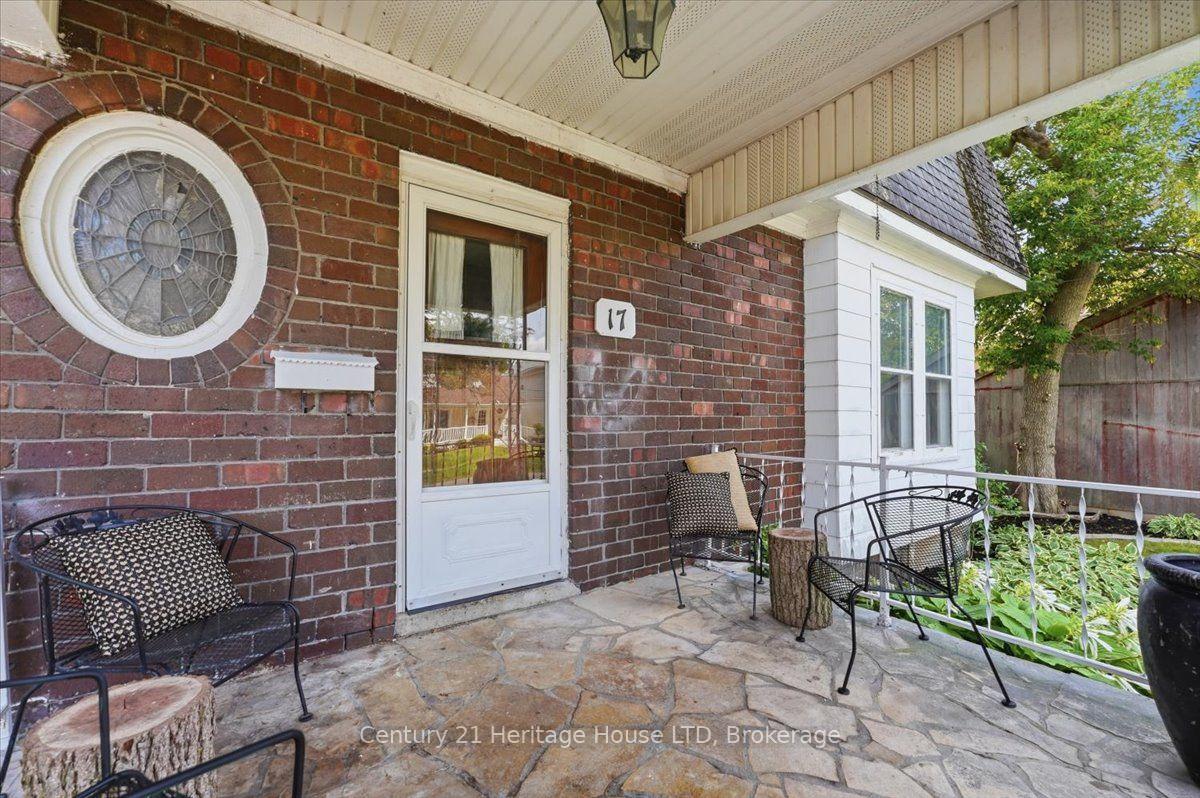 Photo 3 of 17 Elizabeth Street E, Welland, Prince Charles — HOMEH