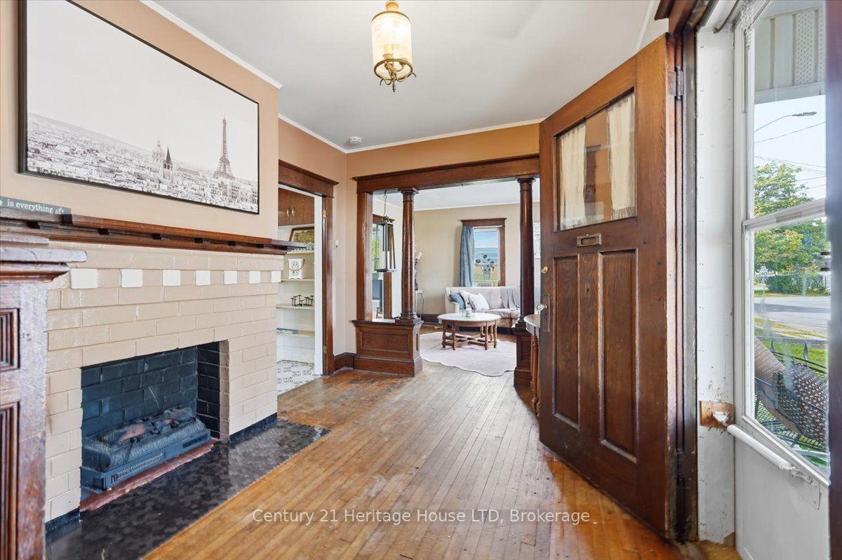 Photo 5 of 17 Elizabeth Street E, Welland, Prince Charles — HOMEH
