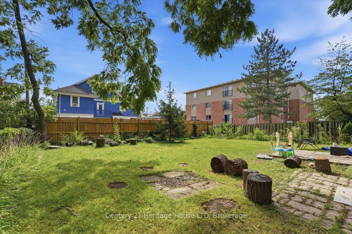 Photo 31 of 17 Elizabeth Street E, Welland, Prince Charles — HOMEH