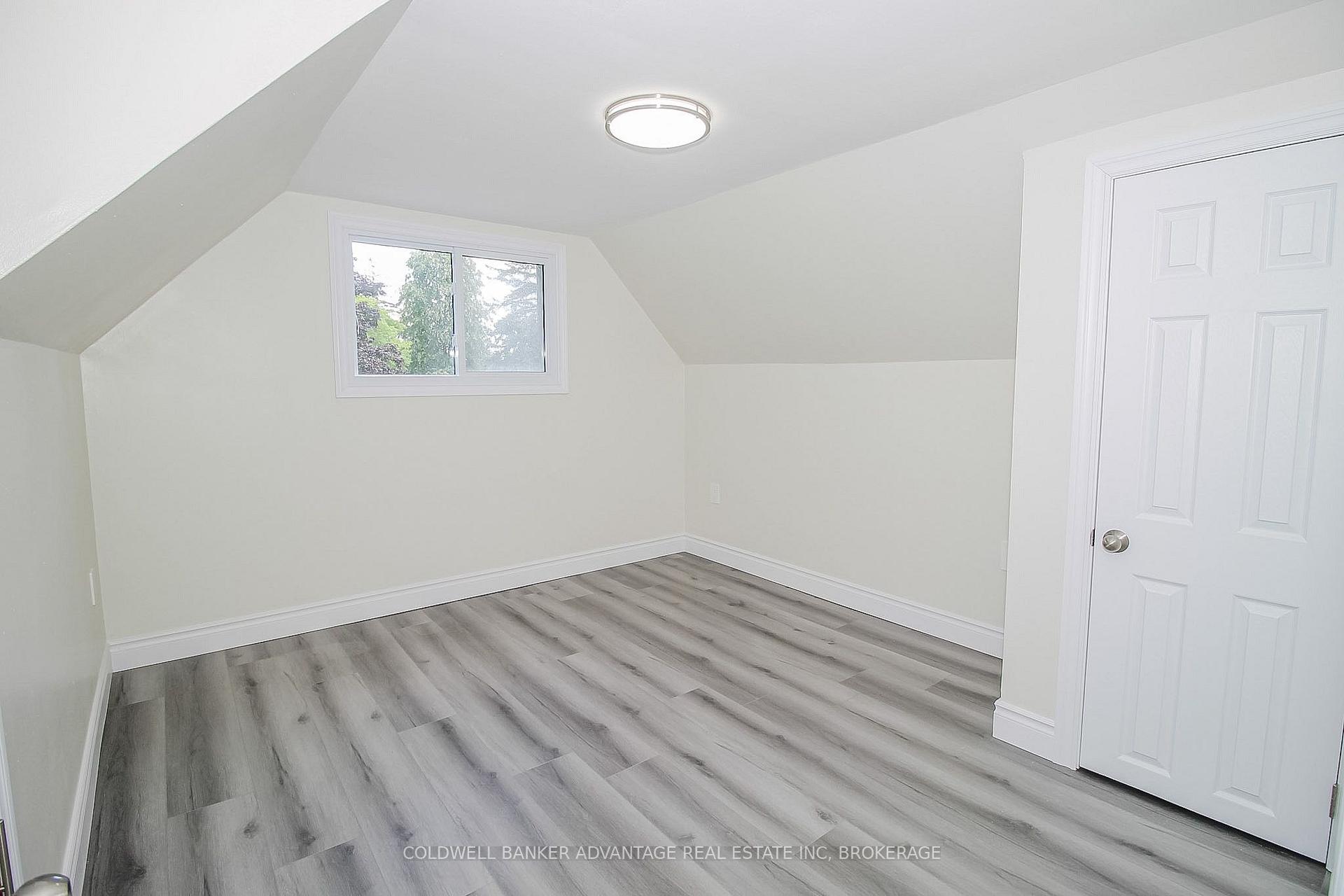 Photo 23 of 378 Thorold Road, Welland, N. Welland — HOMEH
