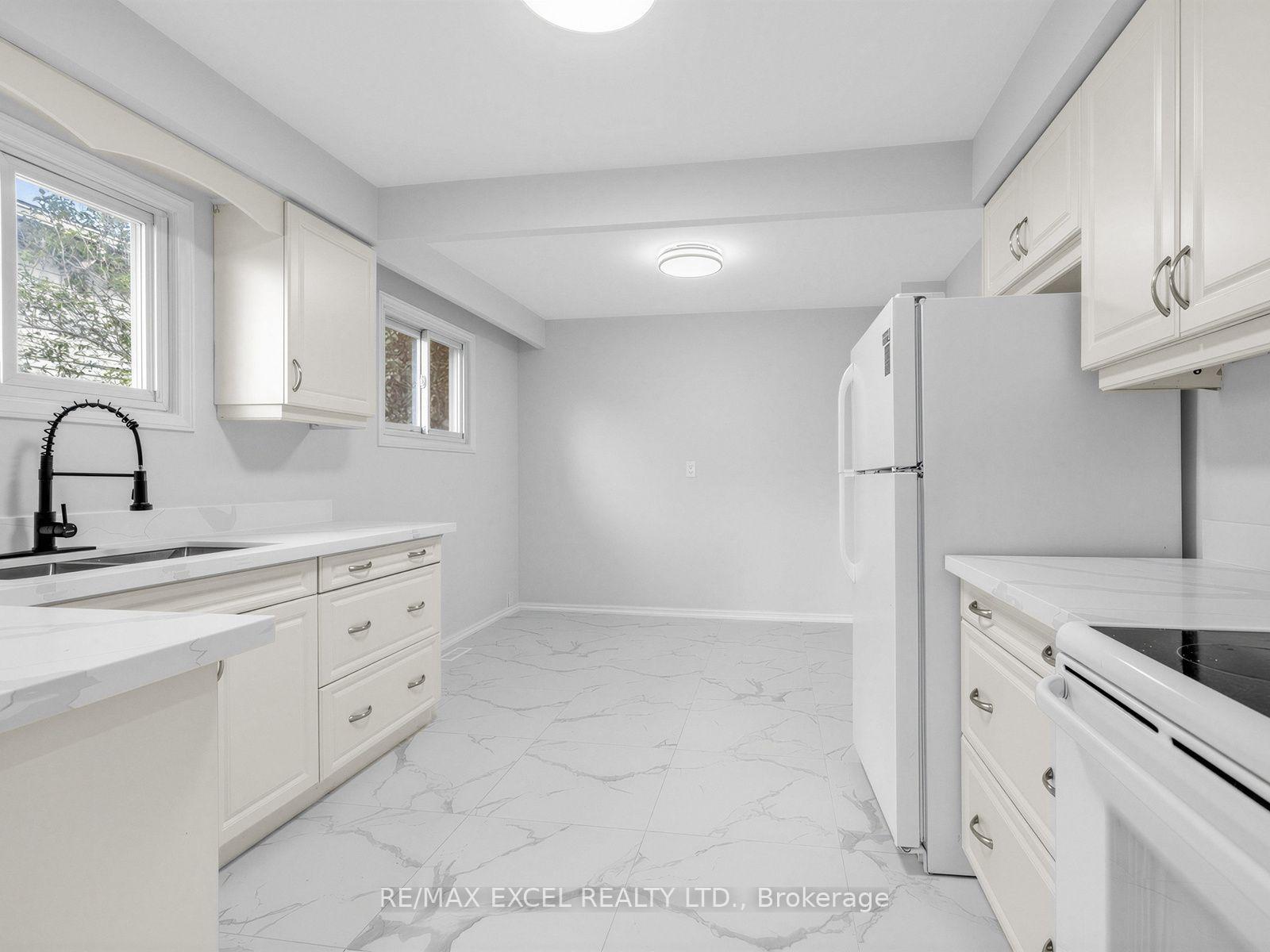 Photo 13 of 25 Grand Place, Barrie, Allandale Heights — HOMEH