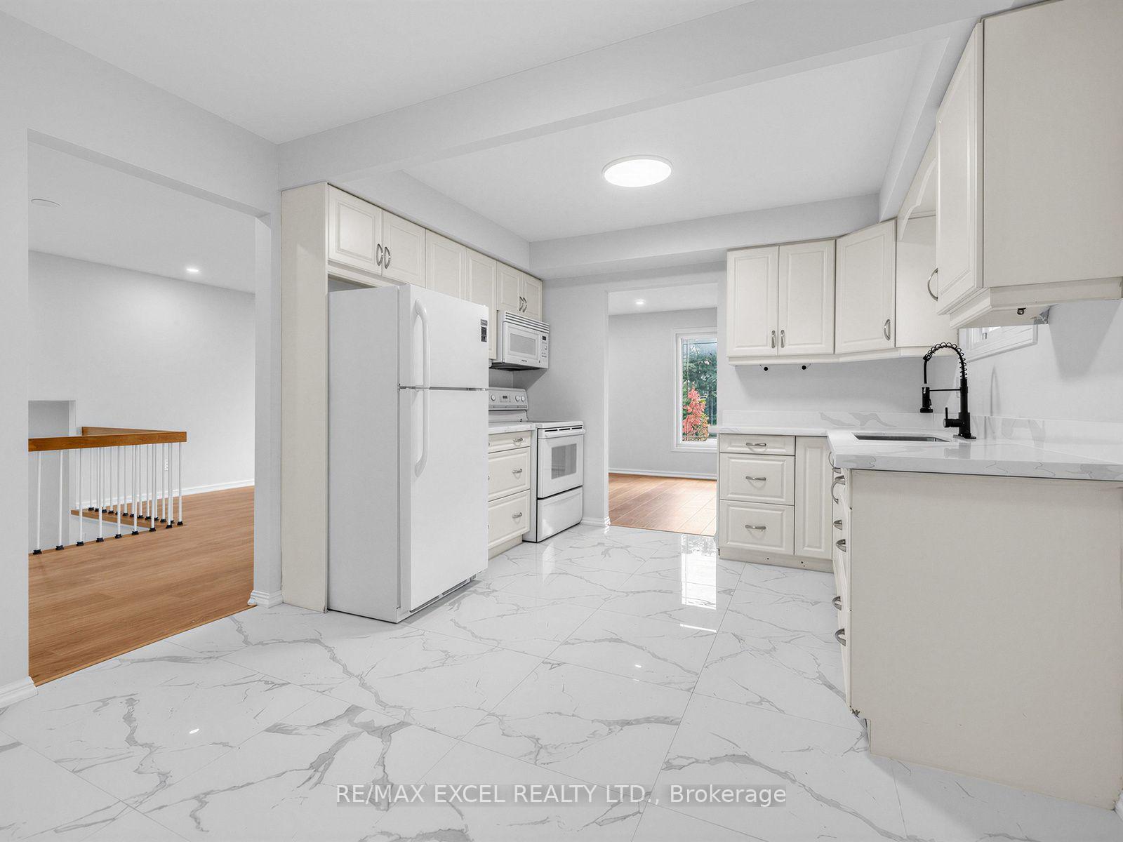 Photo 15 of 25 Grand Place, Barrie, Allandale Heights — HOMEH