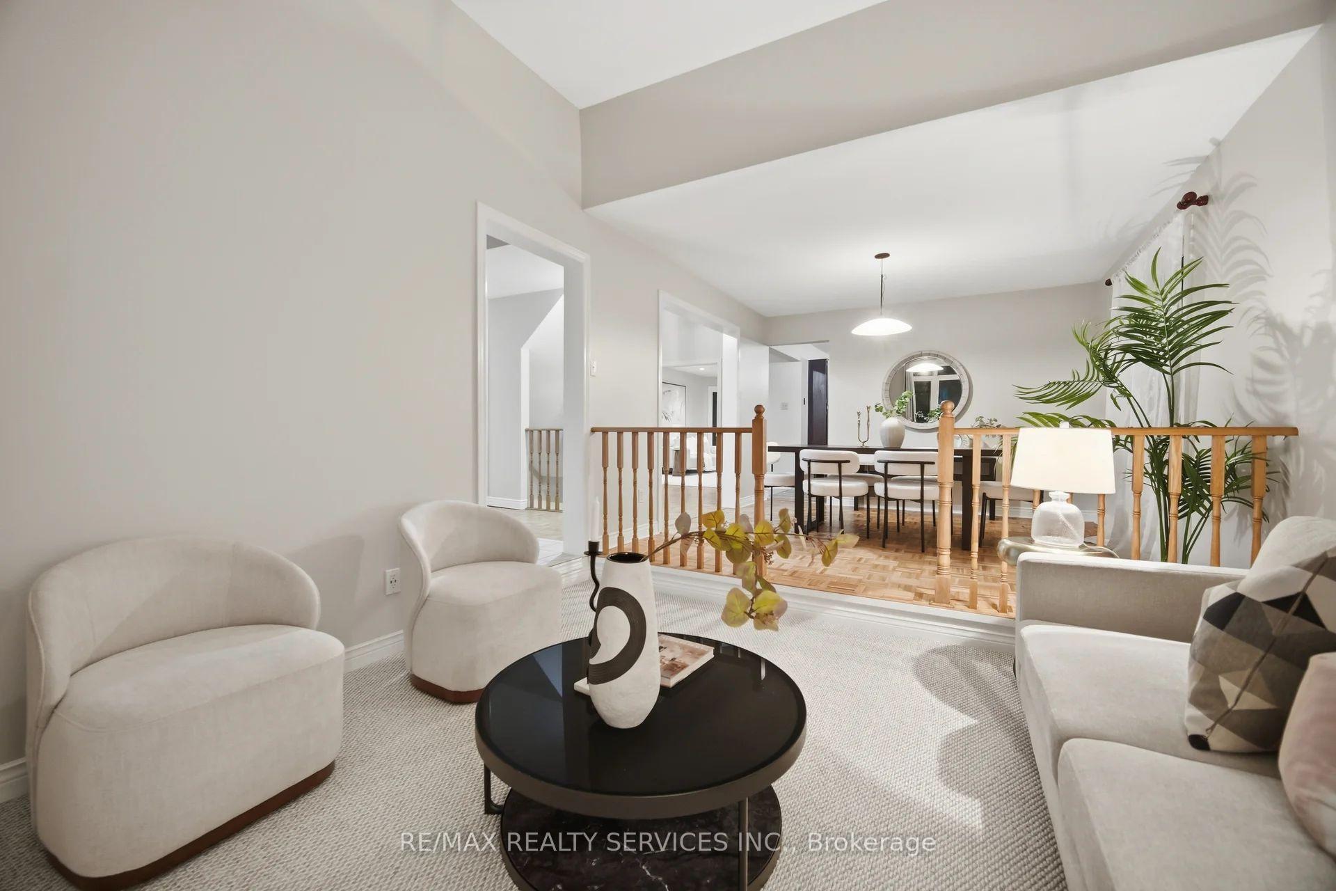 Photo 7 of 4 Leeward Drive, Brampton, Westgate — HOMEH