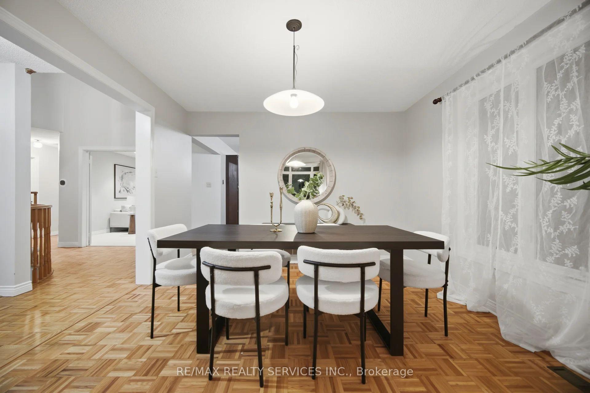 Photo 9 of 4 Leeward Drive, Brampton, Westgate — HOMEH