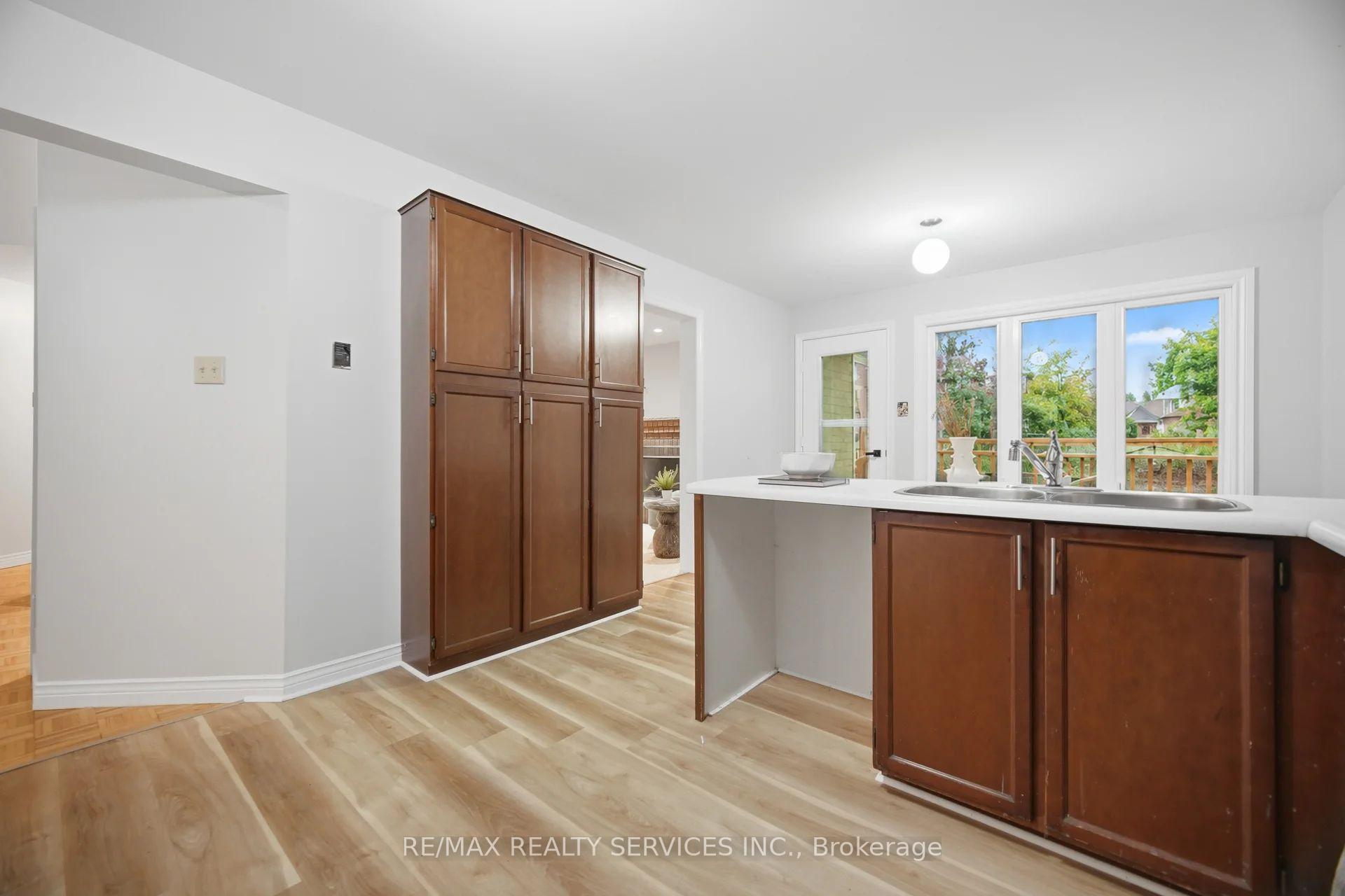 Photo 12 of 4 Leeward Drive, Brampton, Westgate — HOMEH