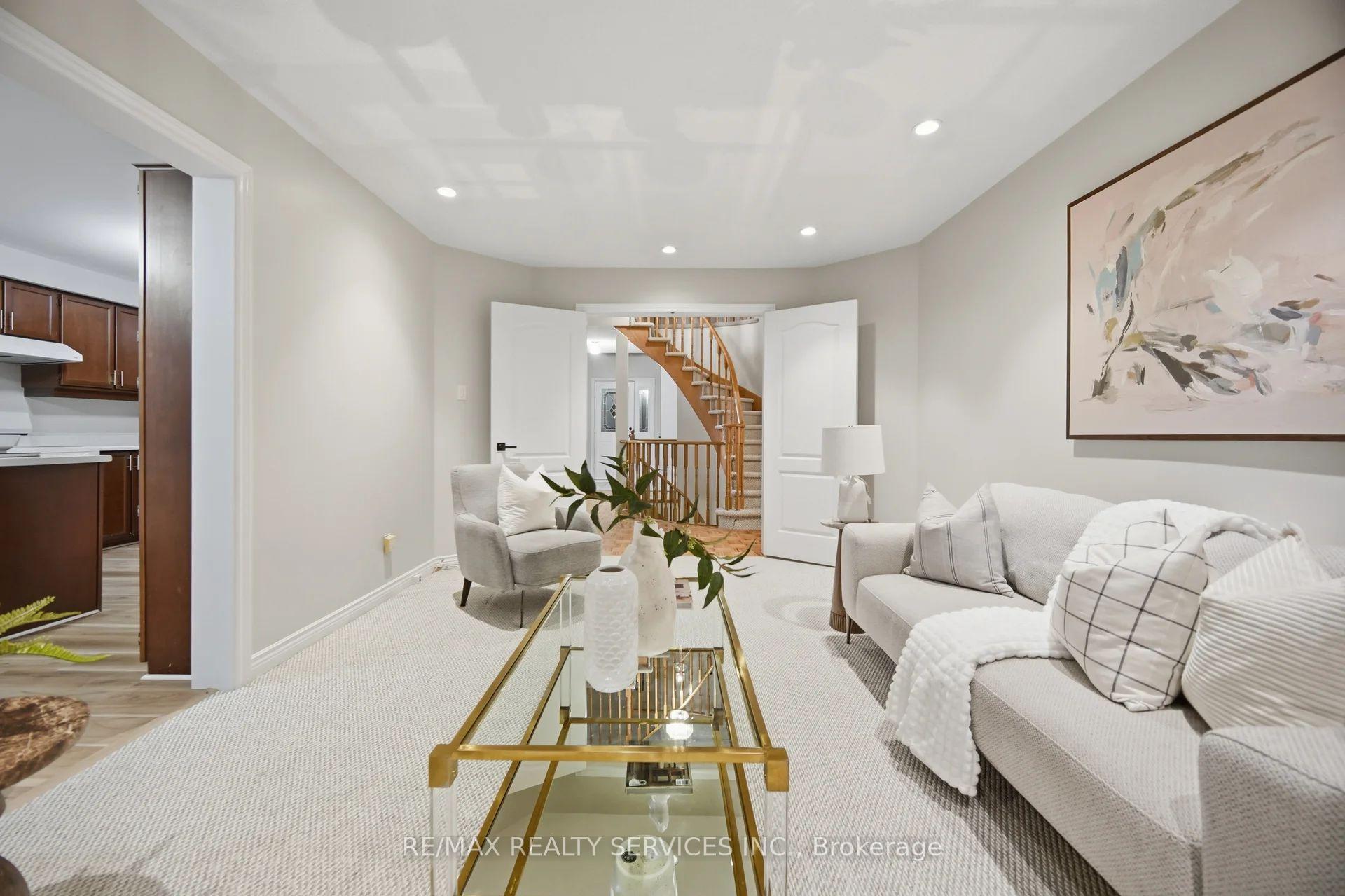 Photo 17 of 4 Leeward Drive, Brampton, Westgate — HOMEH