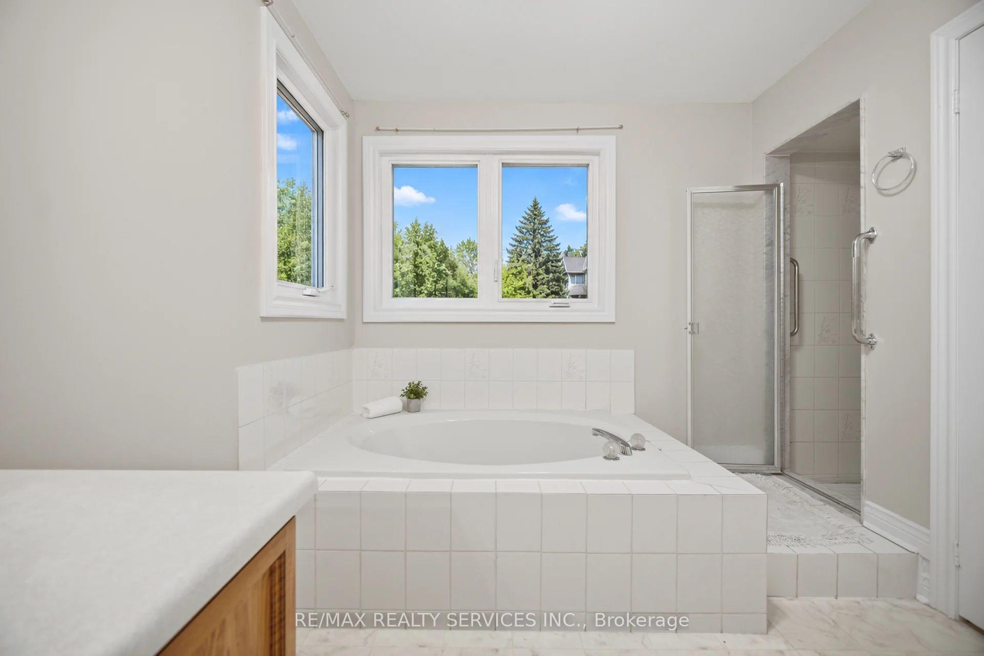 Photo 23 of 4 Leeward Drive, Brampton, Westgate — HOMEH