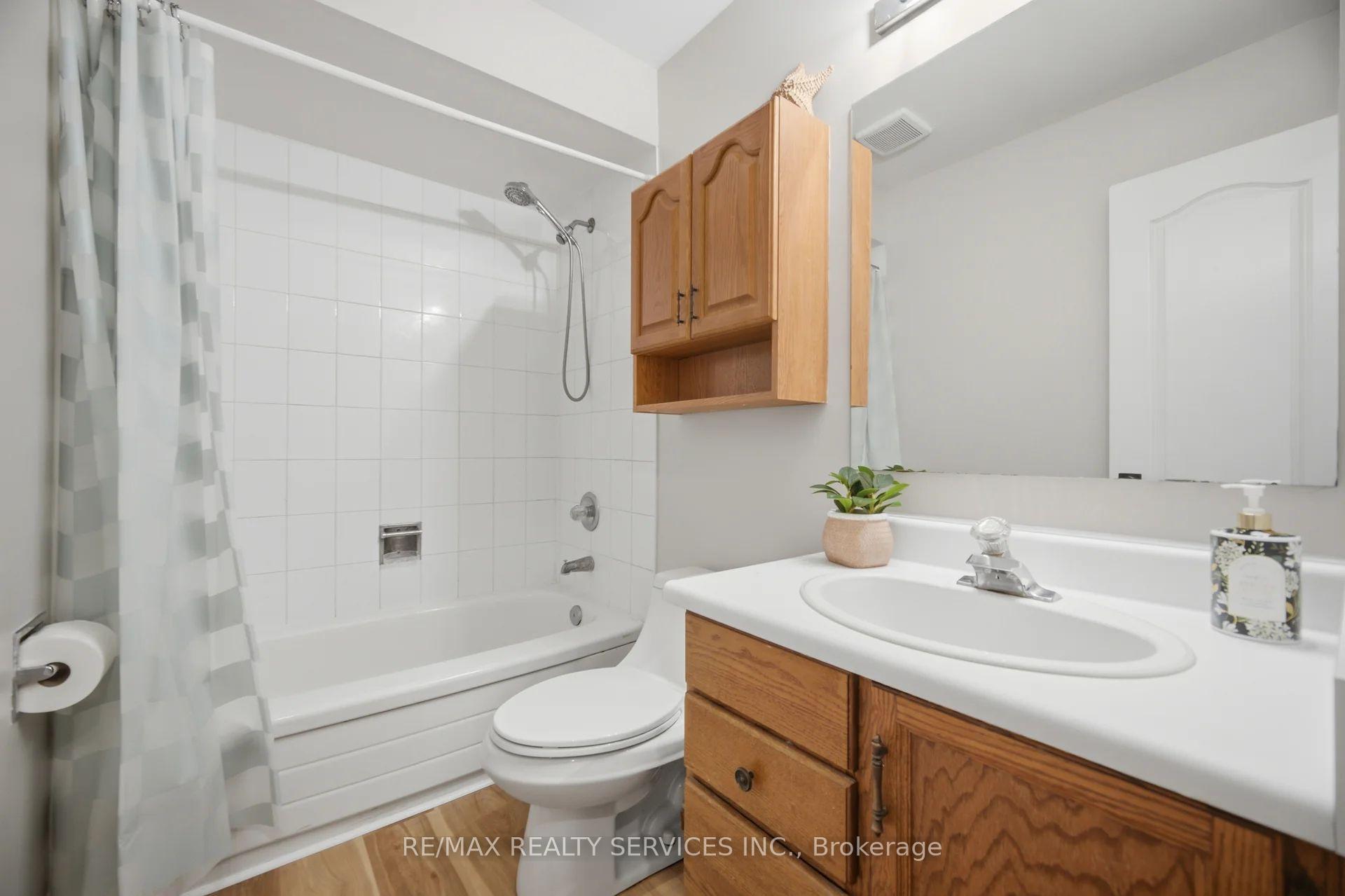 Photo 29 of 4 Leeward Drive, Brampton, Westgate — HOMEH