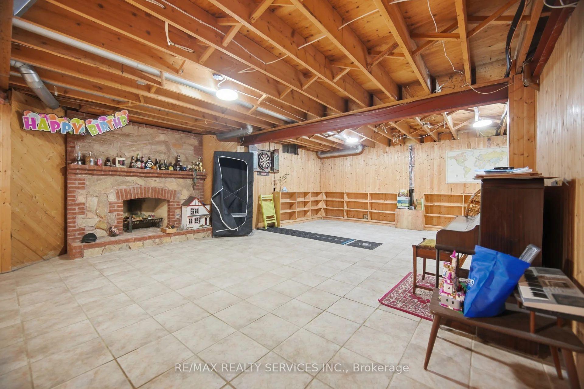 Photo 35 of 4 Leeward Drive, Brampton, Westgate — HOMEH