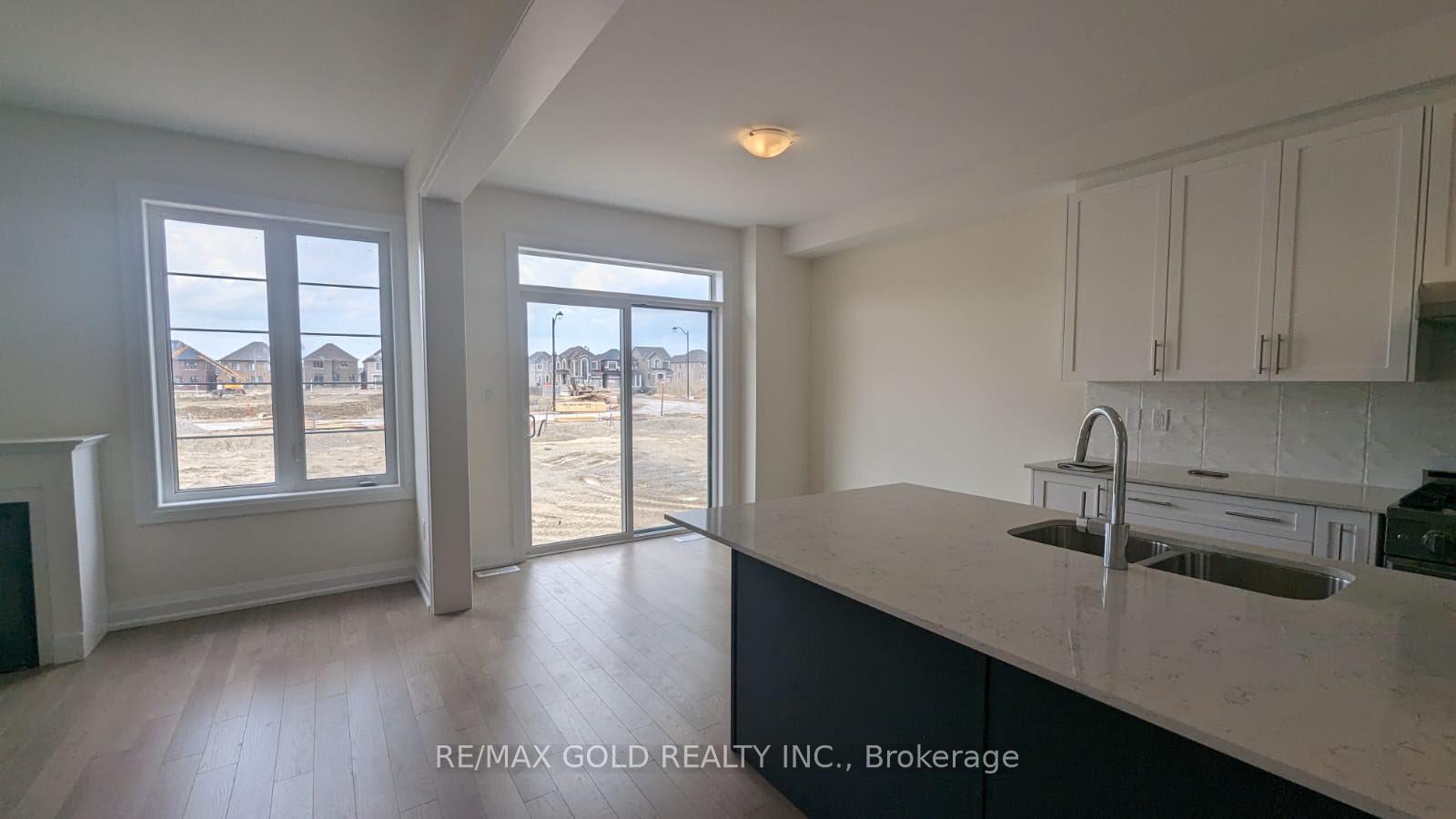 Photo 4 of 9 Sugar Pearl Road, Brampton, Snelgrove — HOMEH