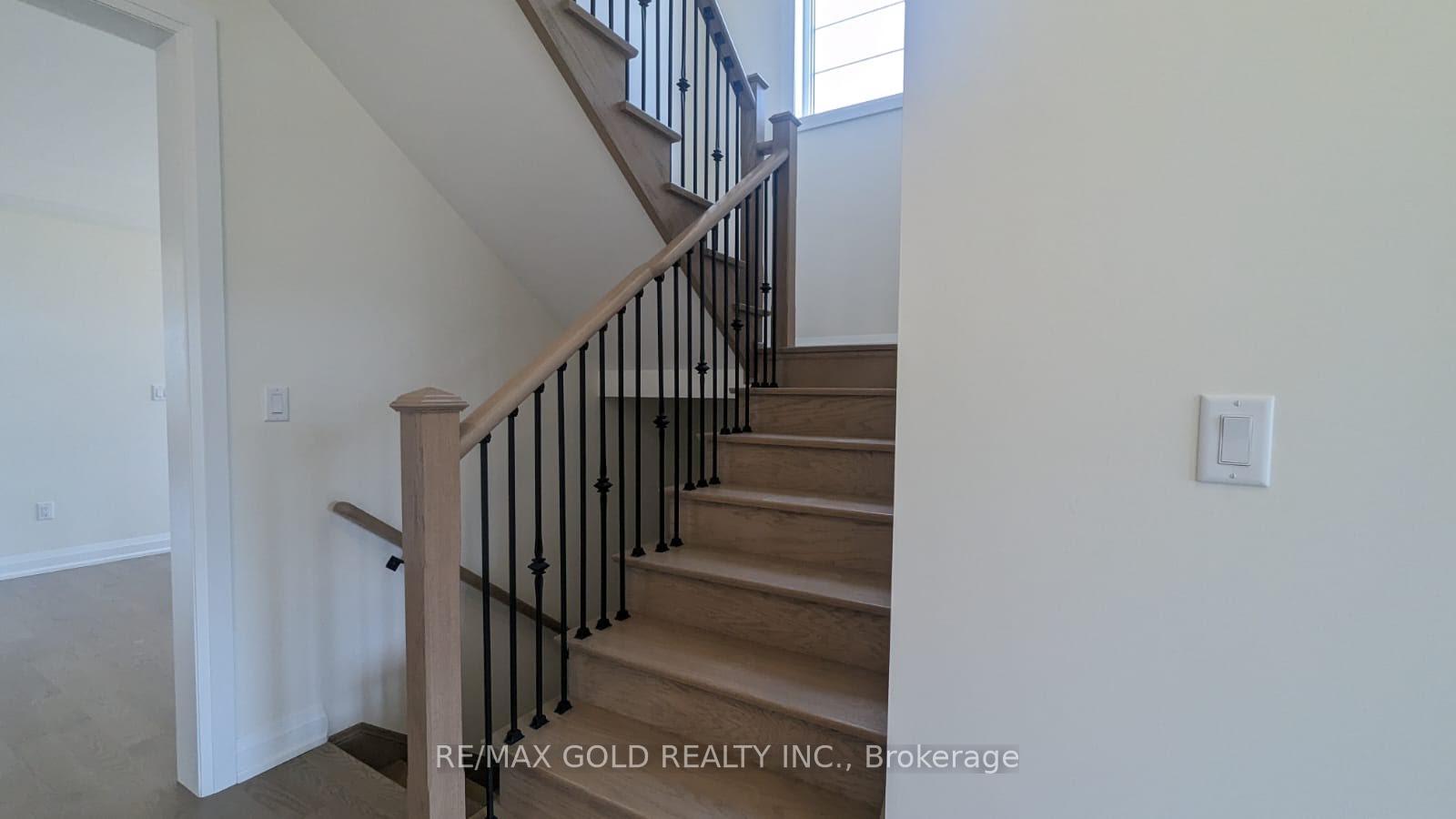 Photo 5 of 9 Sugar Pearl Road, Brampton, Snelgrove — HOMEH