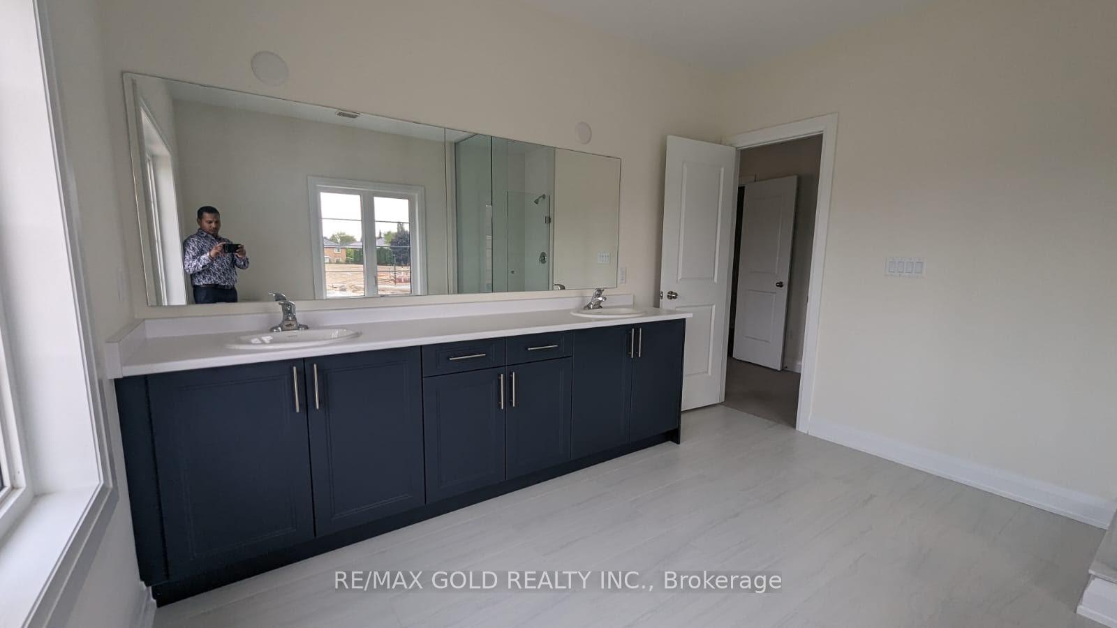 Photo 8 of 9 Sugar Pearl Road, Brampton, Snelgrove — HOMEH