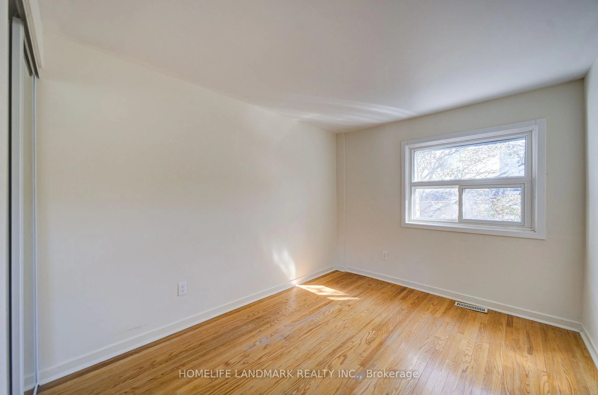 Photo 16 of 110 Purpledusk Trail, Scarborough, Morningside — HOMEH