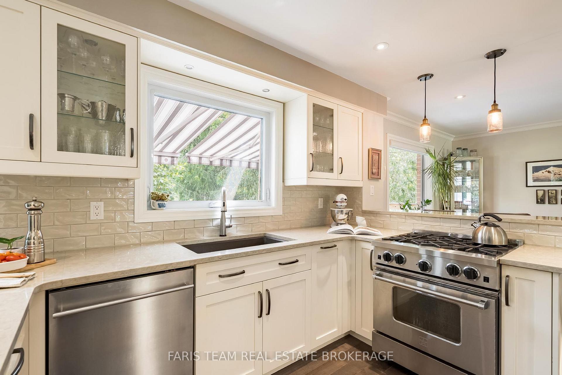 Photo 7 of 13 Kidd's Lane, Innisfil, Cookstown — HOMEH