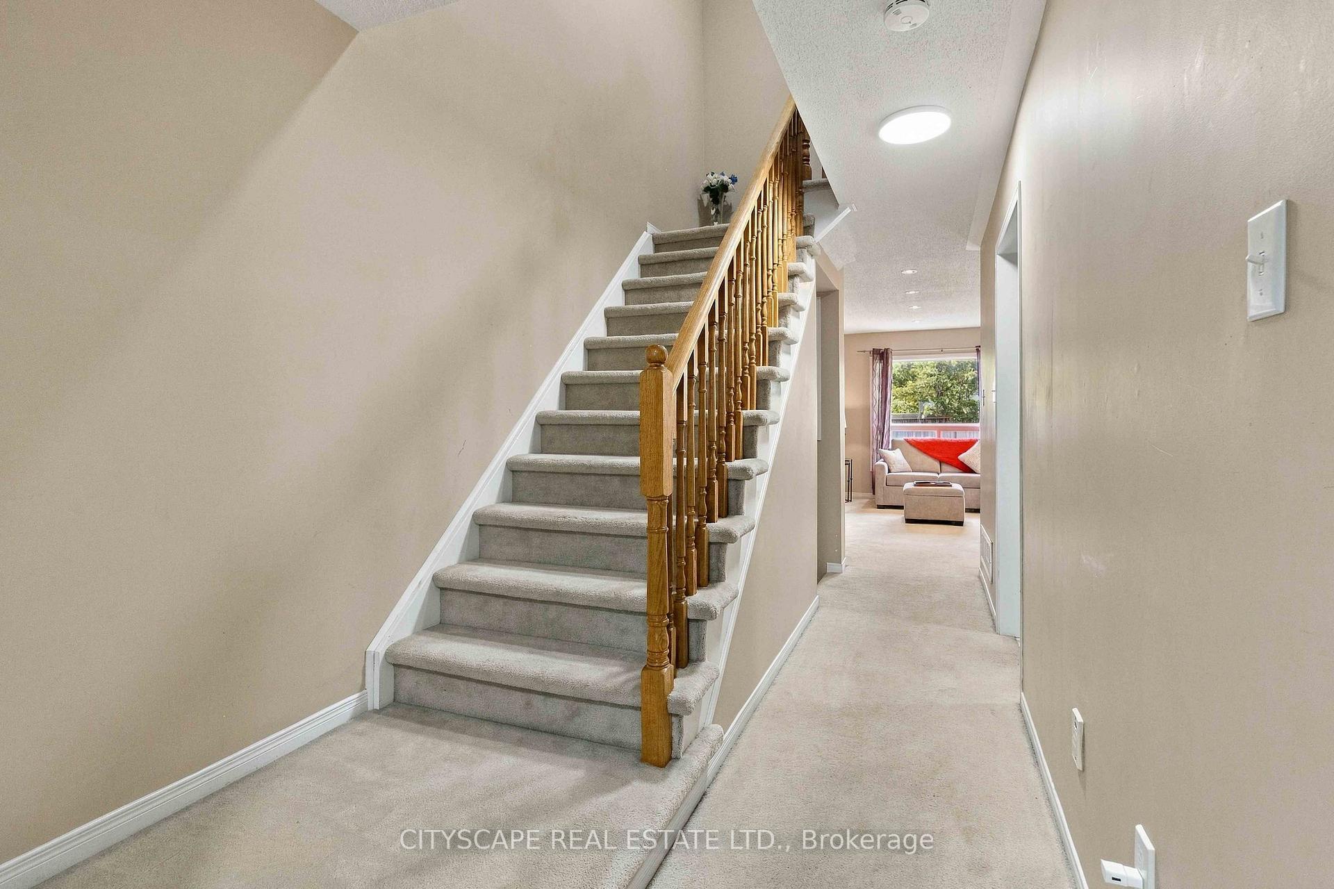 Photo 5 of Unit 147, 6399 Spinnaker Circle, Mississauga, Meadowvale Village — HOMEH