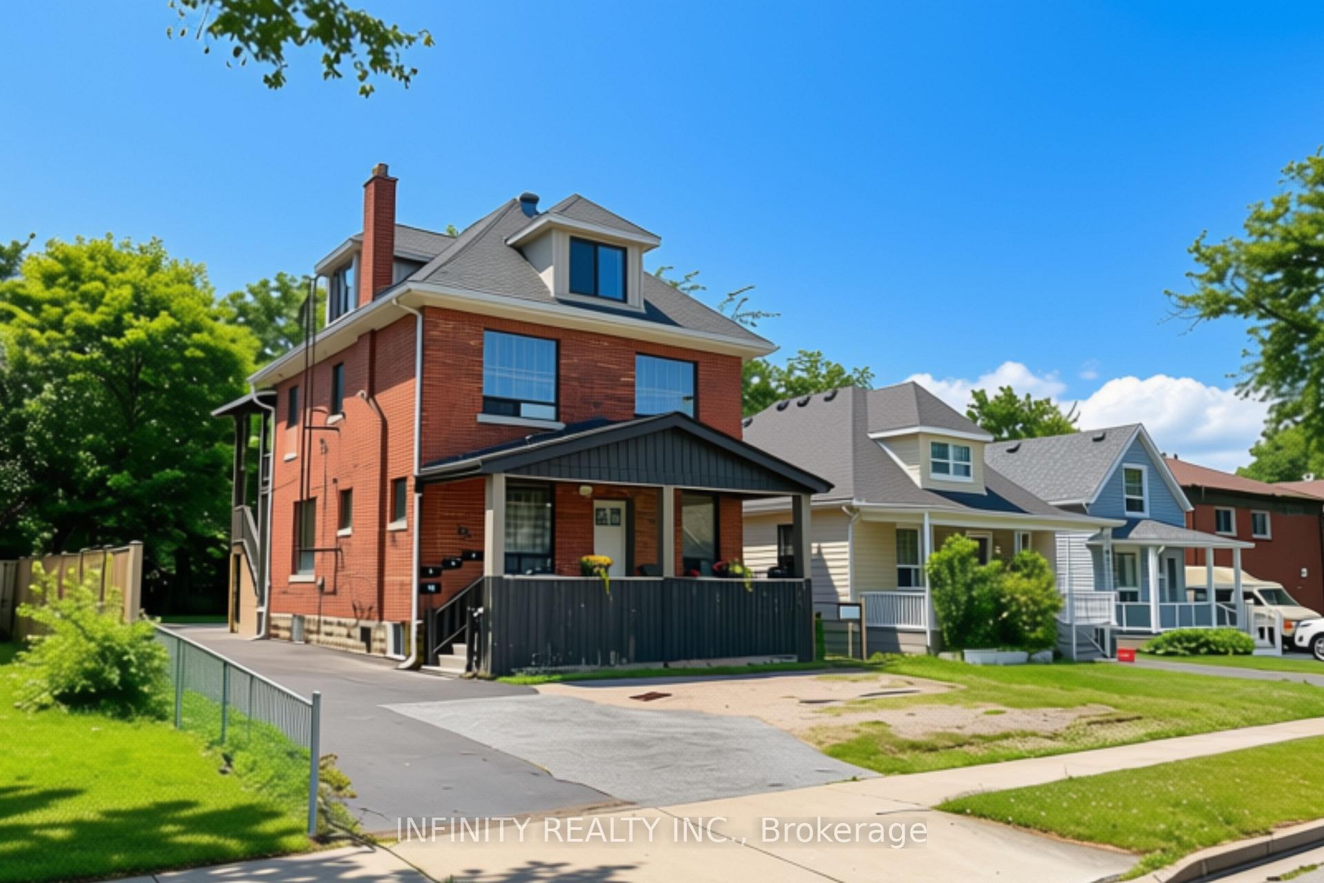 Photo of 423 Wellington Avenue