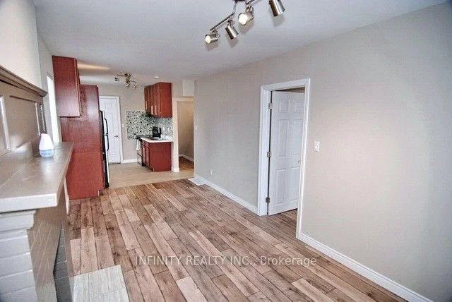 Photo 6 of 423 Wellington Avenue, Windsor, Windsor University District — HOMEH